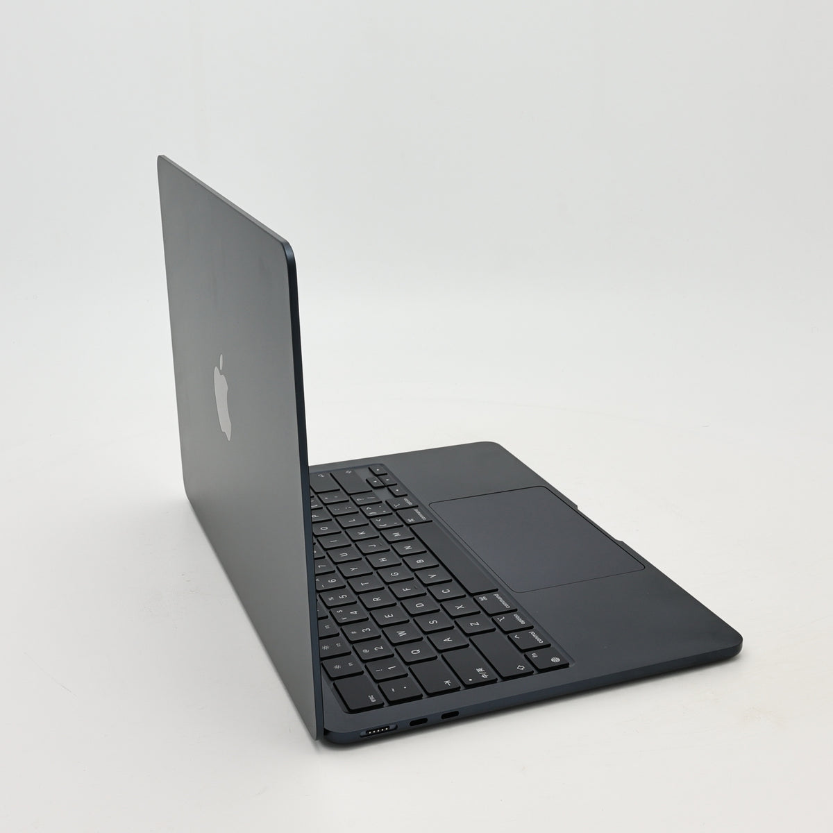 99新 Apple MacBook Air 22年 13寸 M2（8+8核） 16G RAM 256G SSD 午夜色
