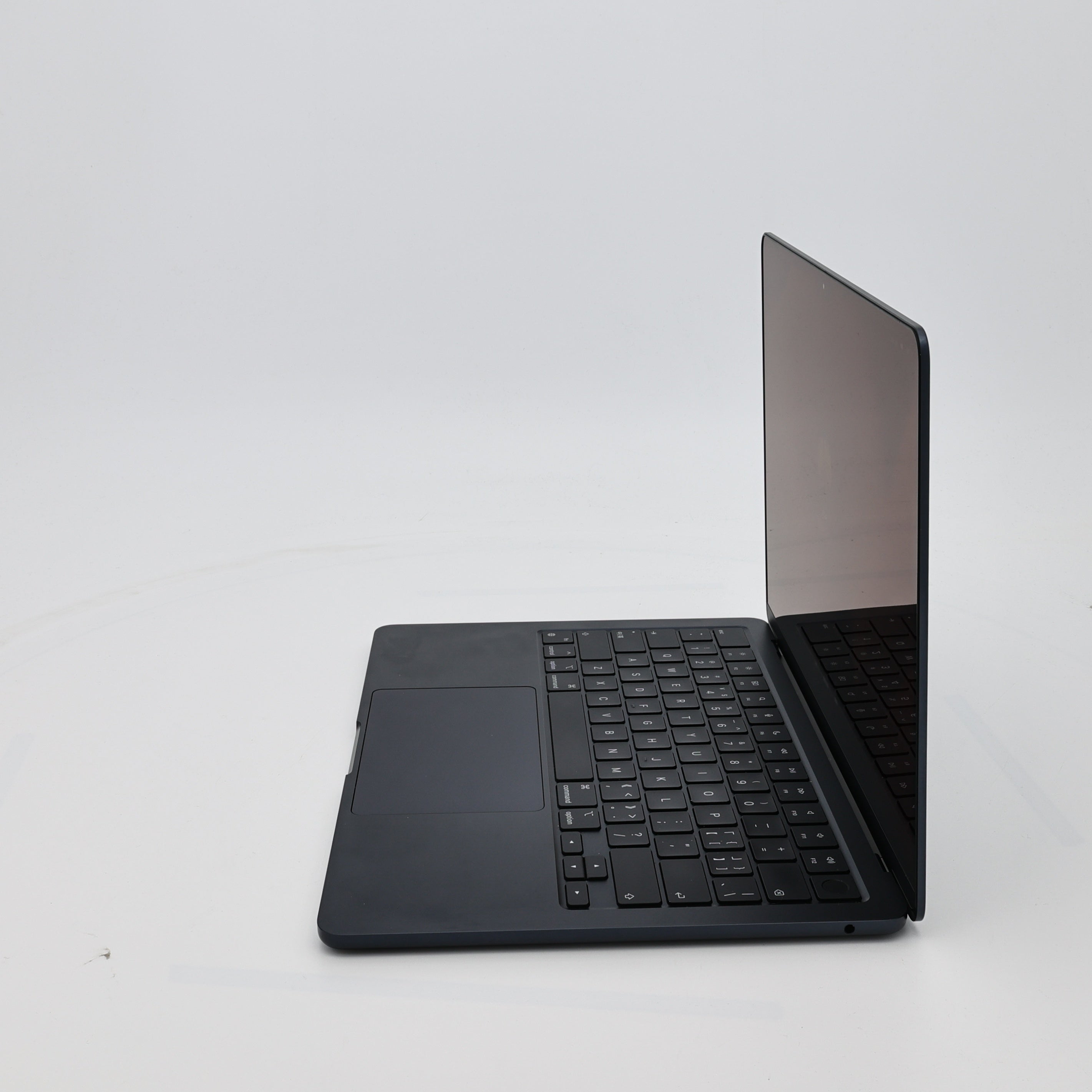 99新 Apple MacBook Air 22年 13寸 M2（8+8核） 8G RAM 256G SSD 午夜色