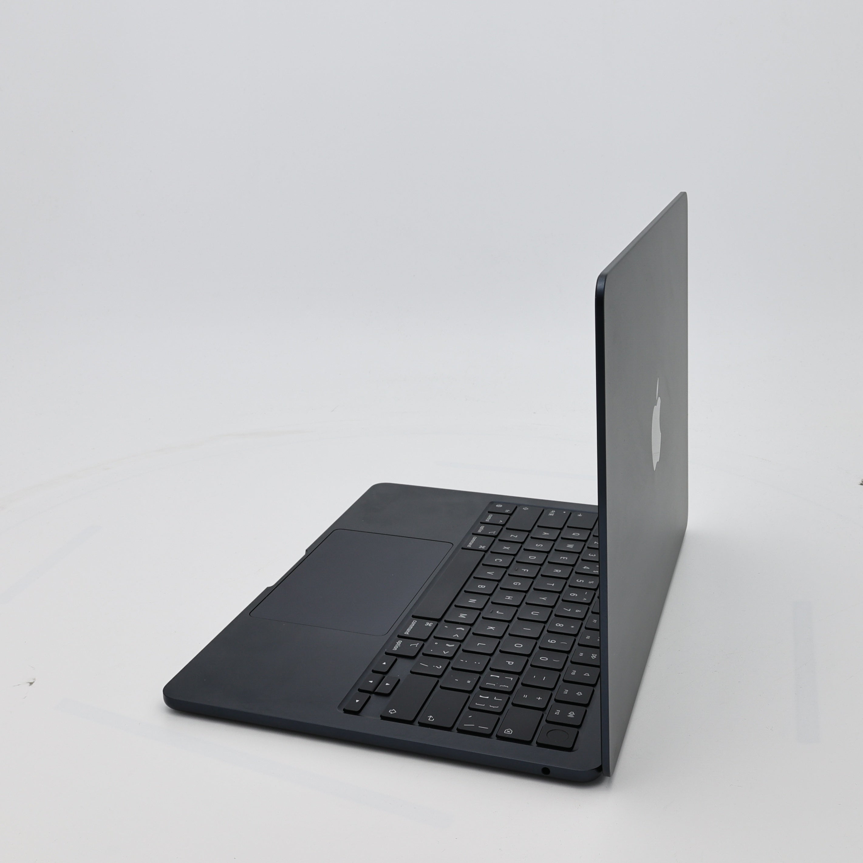 99新 Apple MacBook Air 22年 13寸 M2（8+8核） 8G RAM 256G SSD 午夜色