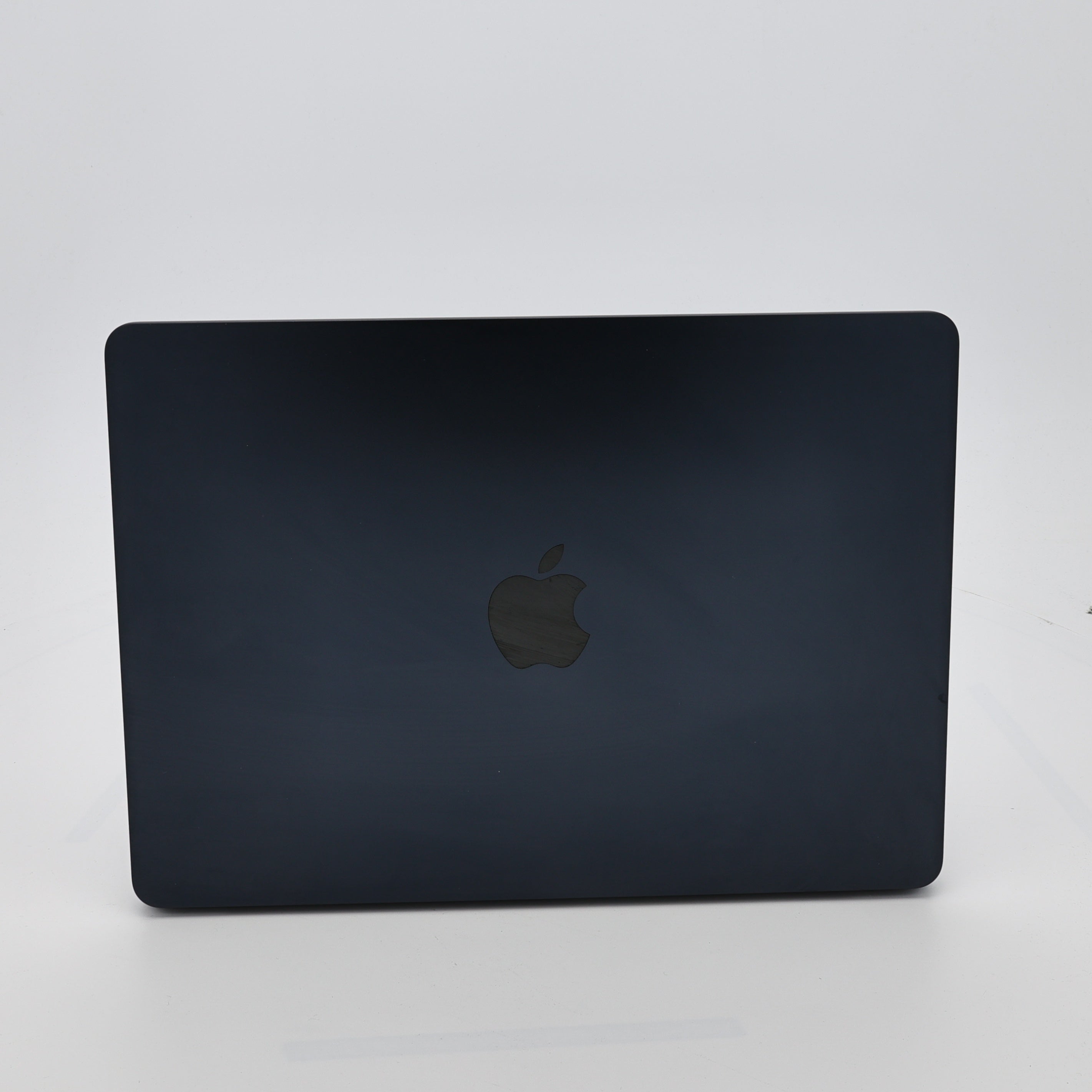 99新 Apple MacBook Air 22年 13寸 M2（8+8核） 8G RAM 256G SSD 午夜色
