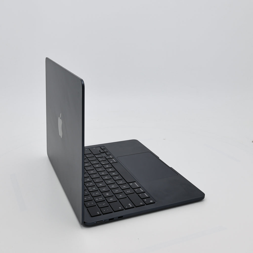 99新 Apple MacBook Air 22年 13寸 M2（8+8核） 8G RAM 256G SSD 午夜色