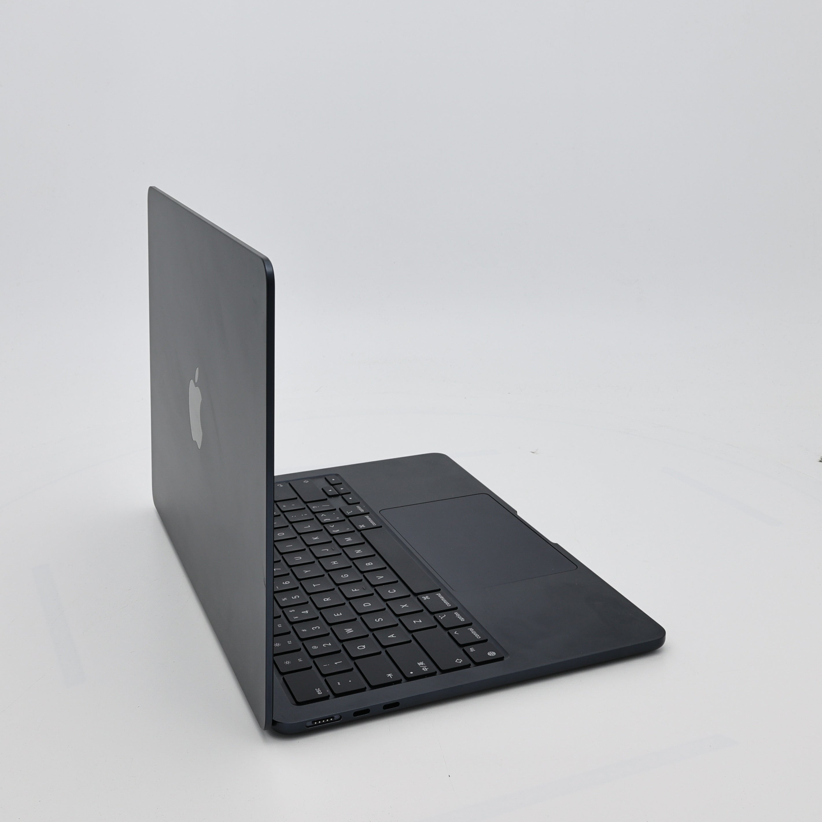 99新 Apple MacBook Air 22年 13寸 M2（8+8核） 8G RAM 256G SSD 午夜色