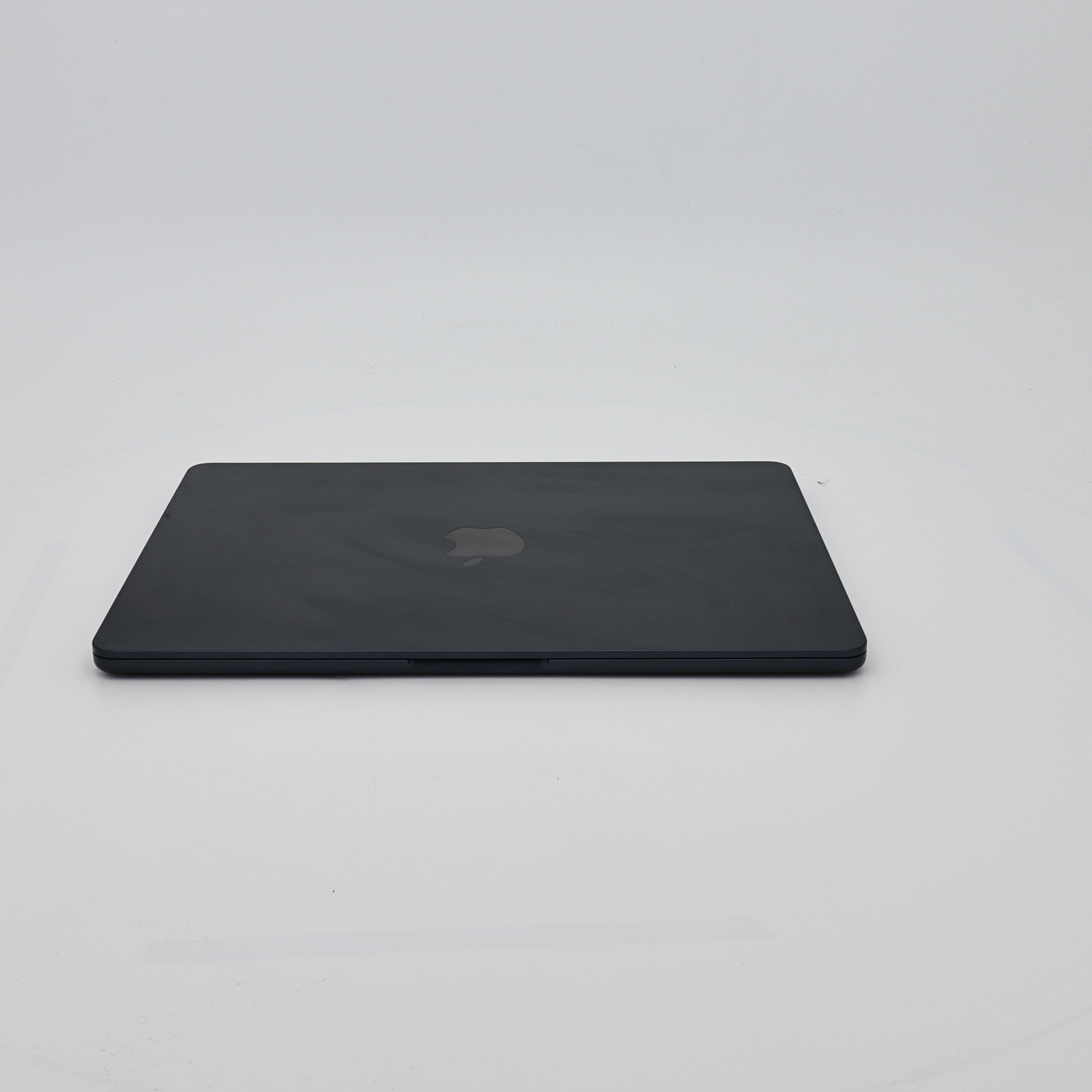 99新 Apple MacBook Air 22年 13寸 M2（8+8核） 8G RAM 256G SSD 午夜色