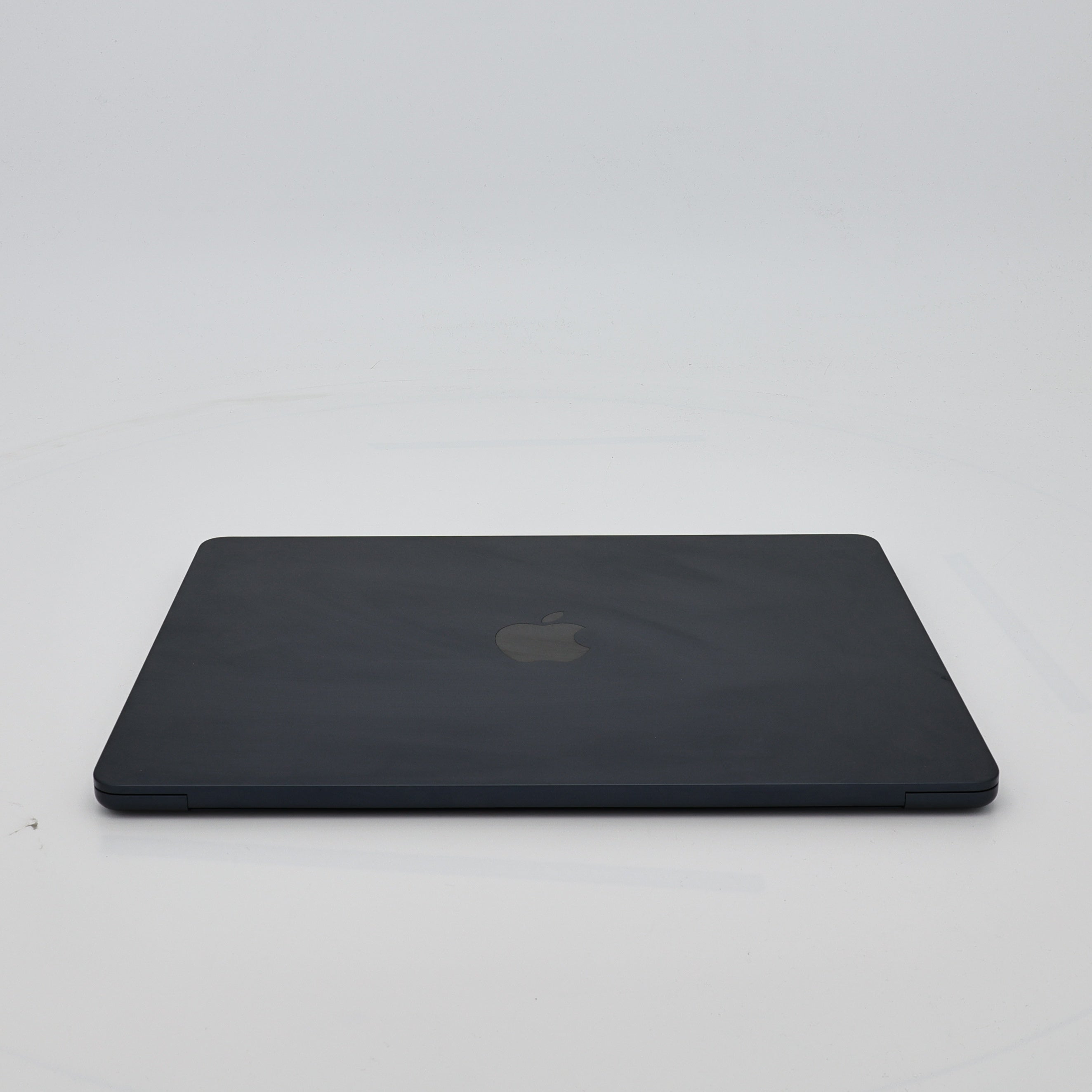 99新 Apple MacBook Air 22年 13寸 M2（8+8核） 8G RAM 256G SSD 午夜色