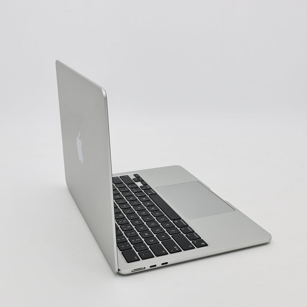 95新 Apple MacBook Air 22年 13寸 M2（8+10核） 8G RAM 512G SSD 銀色