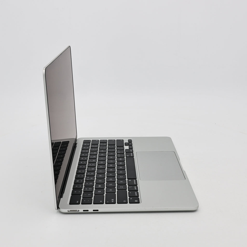 95新 Apple MacBook Air 22年 13寸 M2（8+10核） 8G RAM 512G SSD 銀色