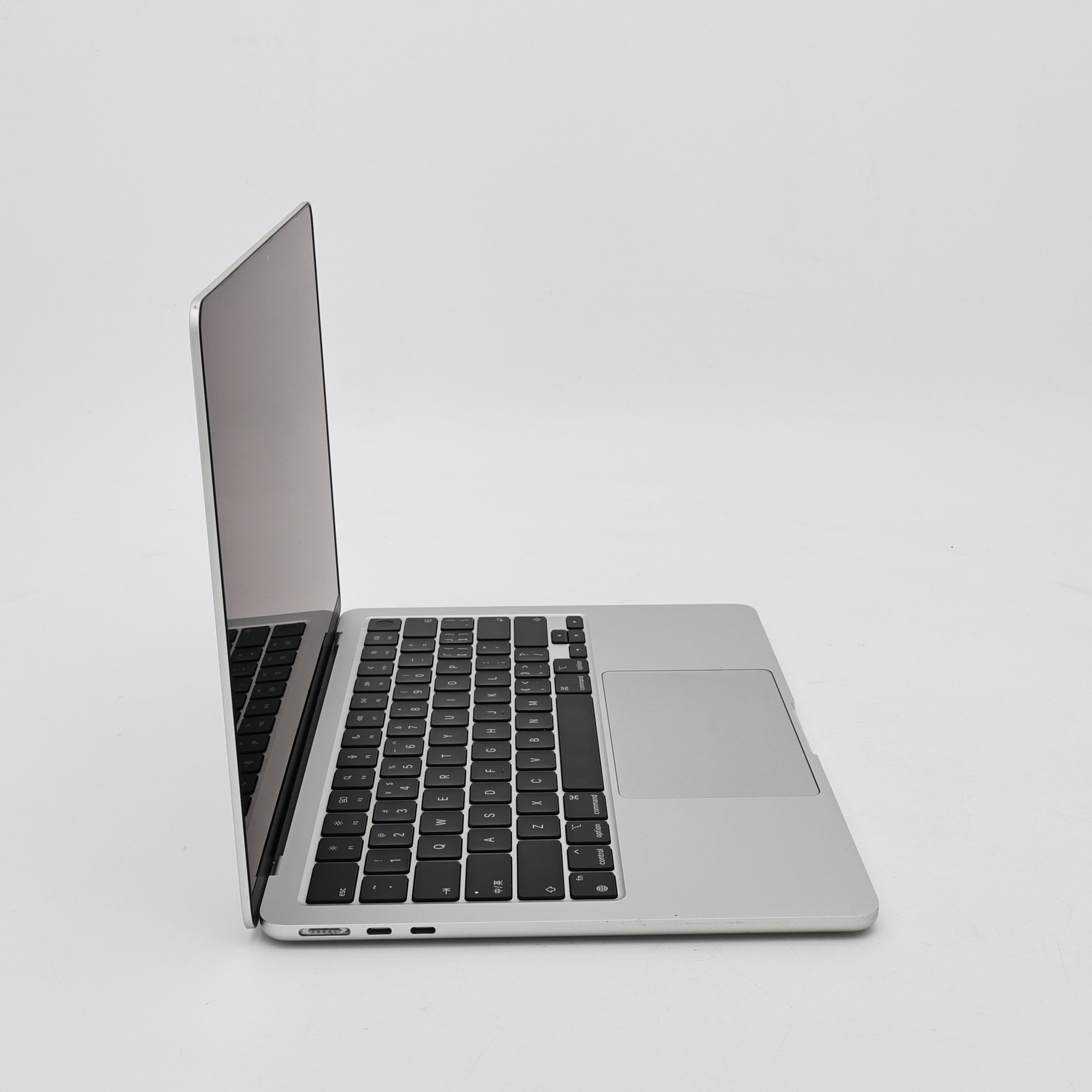 95新 Apple MacBook Air 22年 13寸 M2（8+10核） 8G RAM 512G SSD 銀色