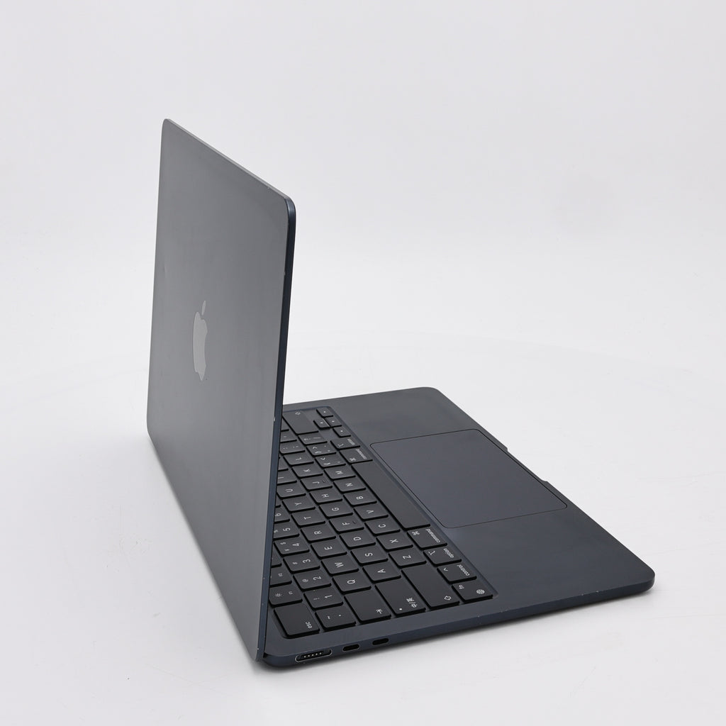 95新 Apple MacBook Air 22年 13寸 M2（8+8核） 8G RAM 256G SSD 午夜色