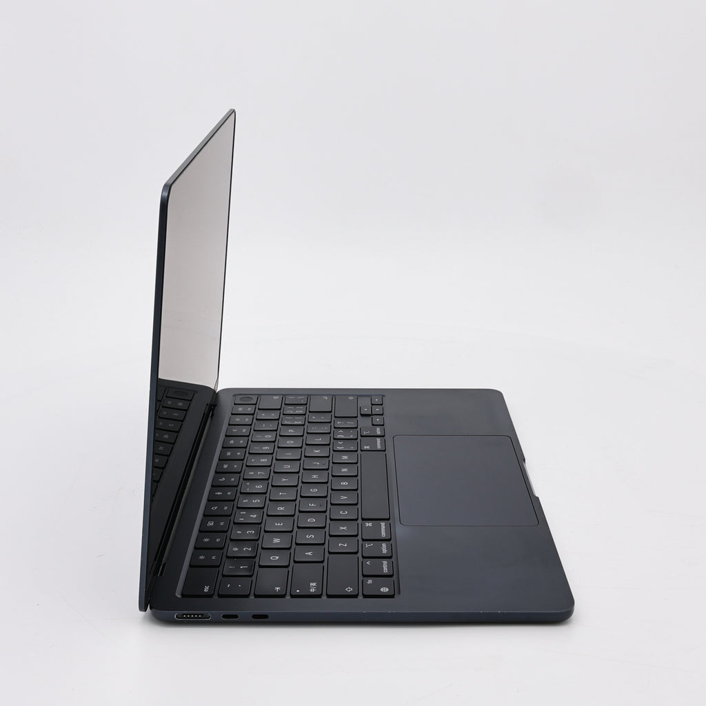 95新 Apple MacBook Air 22年 13寸 M2（8+8核） 8G RAM 256G SSD 午夜色