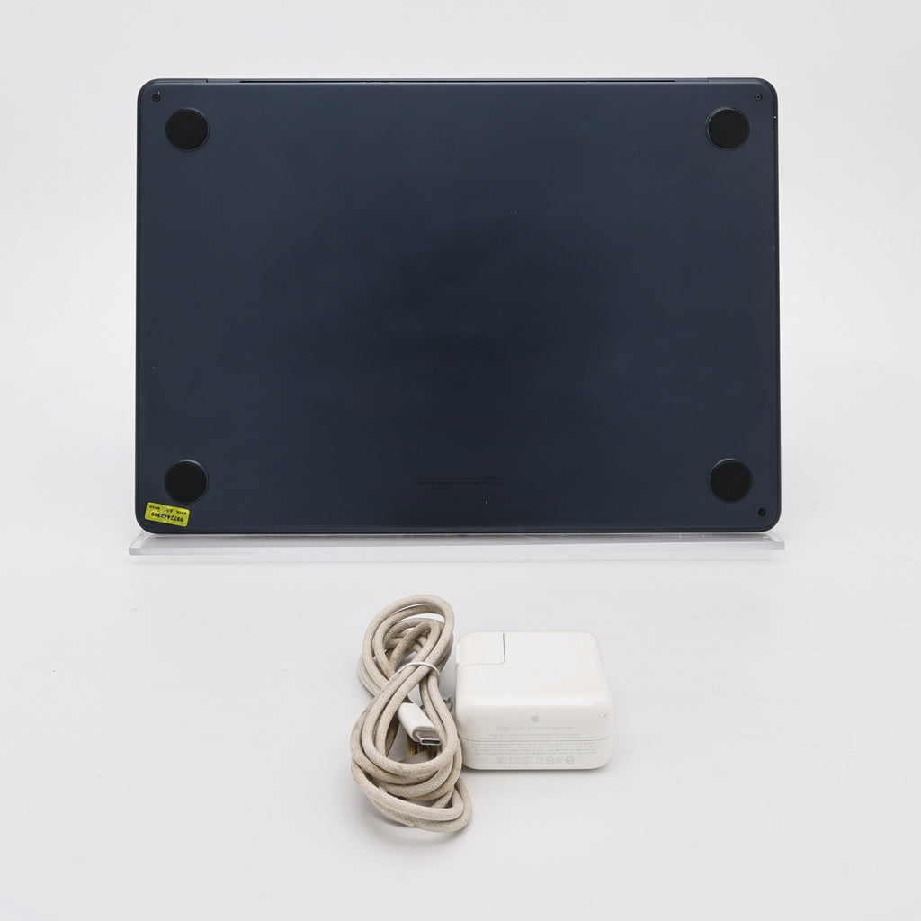 95新 Apple MacBook Air 22年 13寸 M2（8+8核） 8G RAM 256G SSD 午夜色