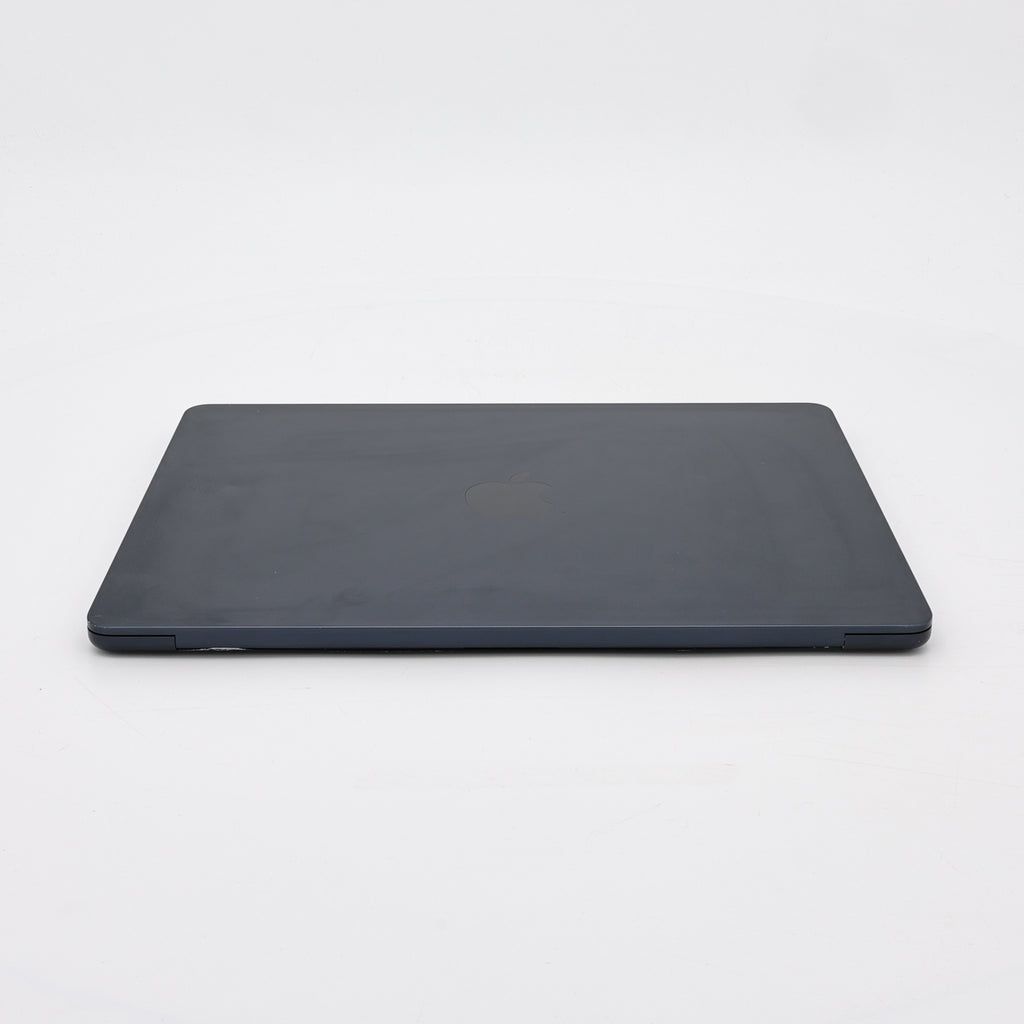 95新 Apple MacBook Air 22年 13寸 M2（8+8核） 8G RAM 256G SSD 午夜色