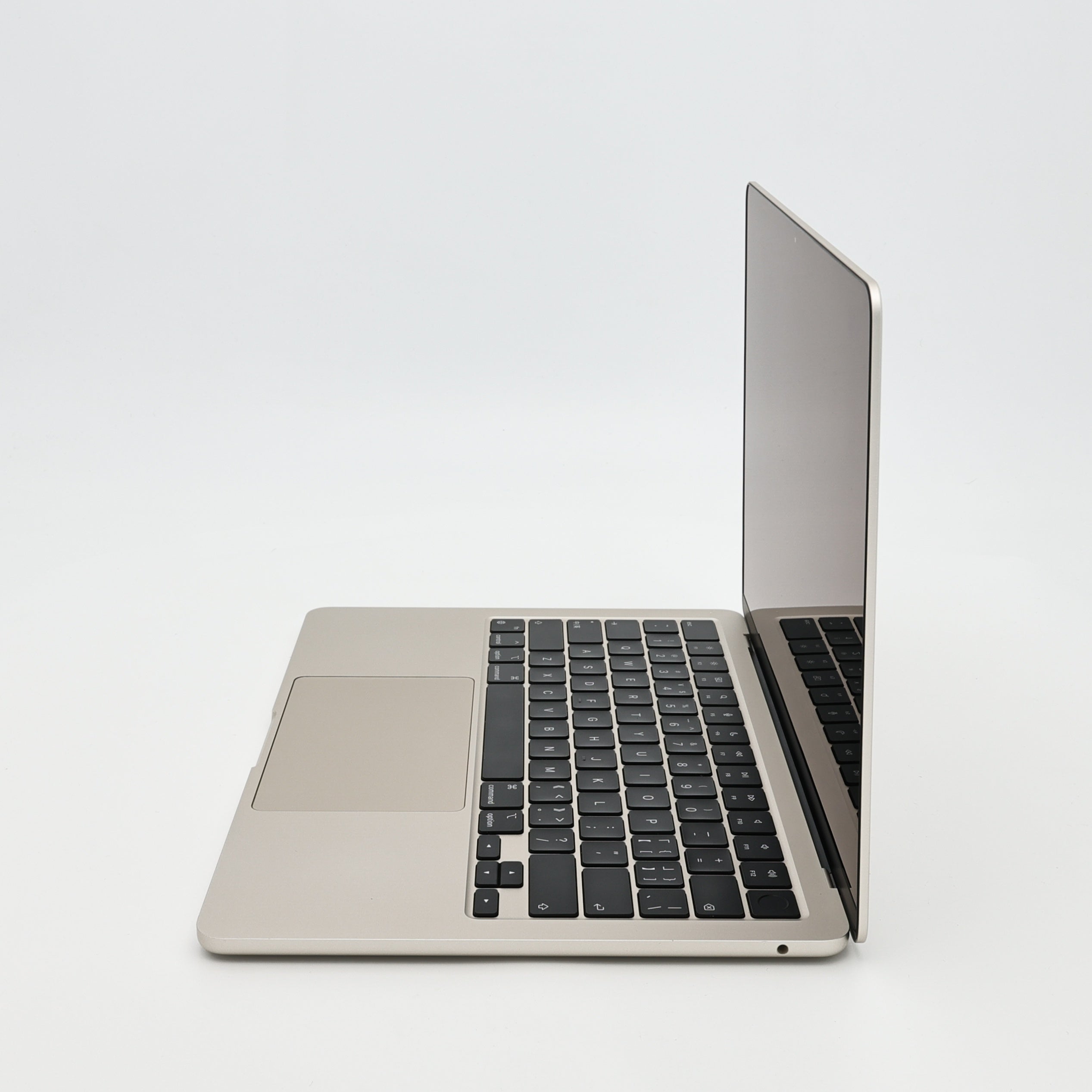 95新 Apple MacBook Air 22年 13寸 M2（8+8核） 8G RAM 256G SSD 星光色