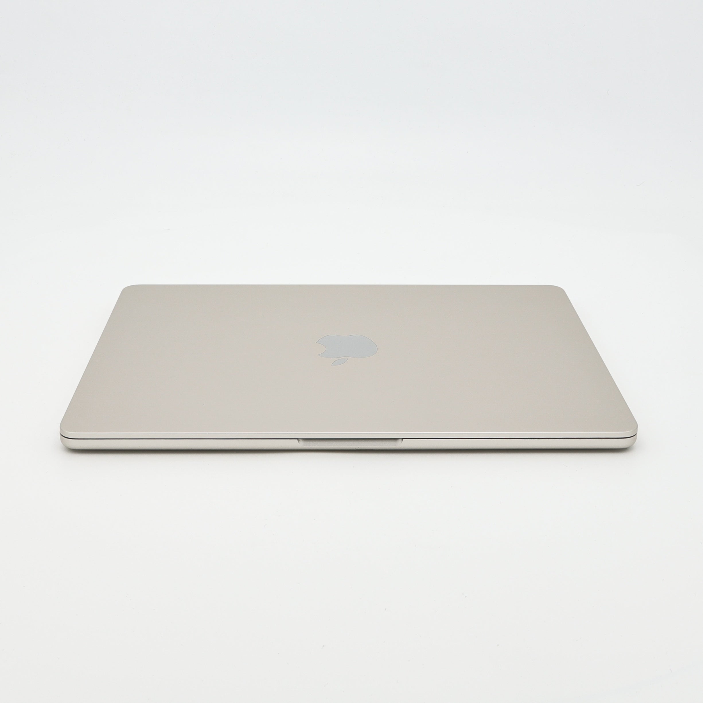95新 Apple MacBook Air 22年 13寸 M2（8+8核） 8G RAM 256G SSD 星光色