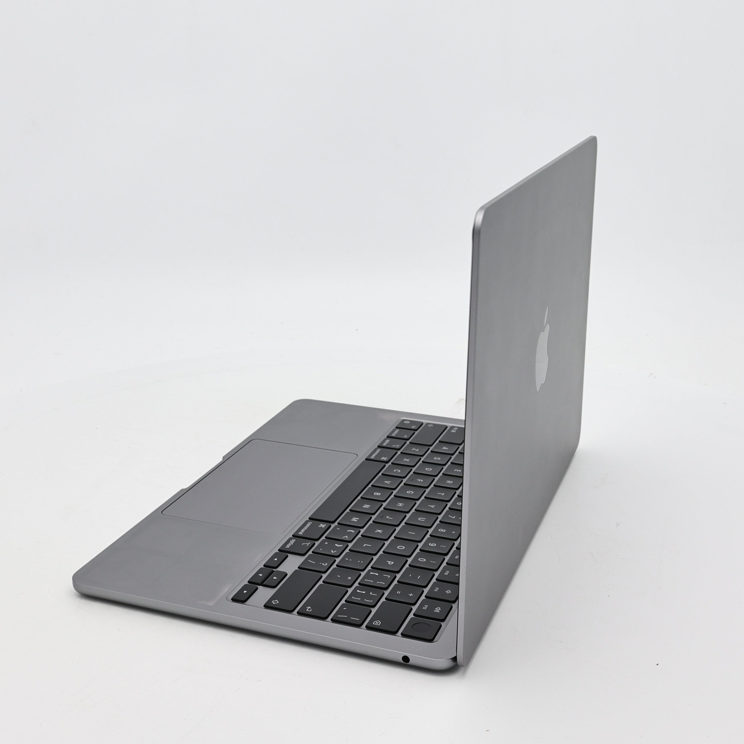 95新 Apple MacBook Air 22年 13寸 M2（8+8核） 8G RAM 256G SSD 深空灰色