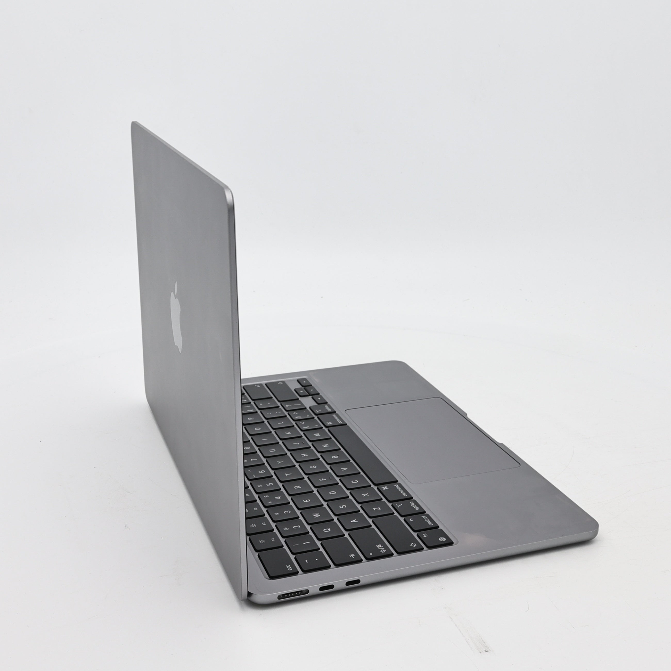 95新 Apple MacBook Air 22年 13寸 M2（8+8核） 8G RAM 256G SSD 深空灰色