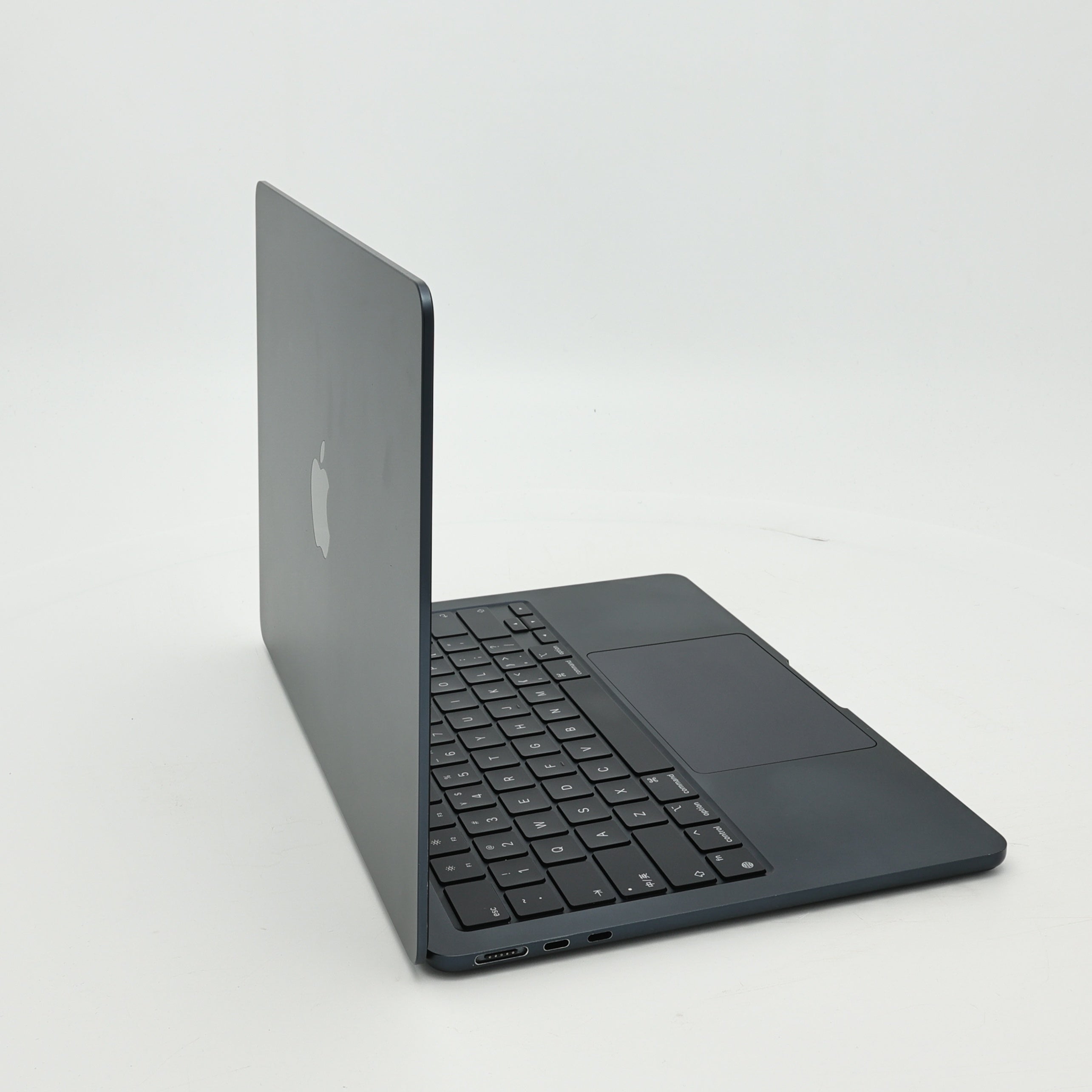 95新 Apple MacBook Air 22年 13寸 M2（8+8核） 8G RAM 256G SSD 午夜色