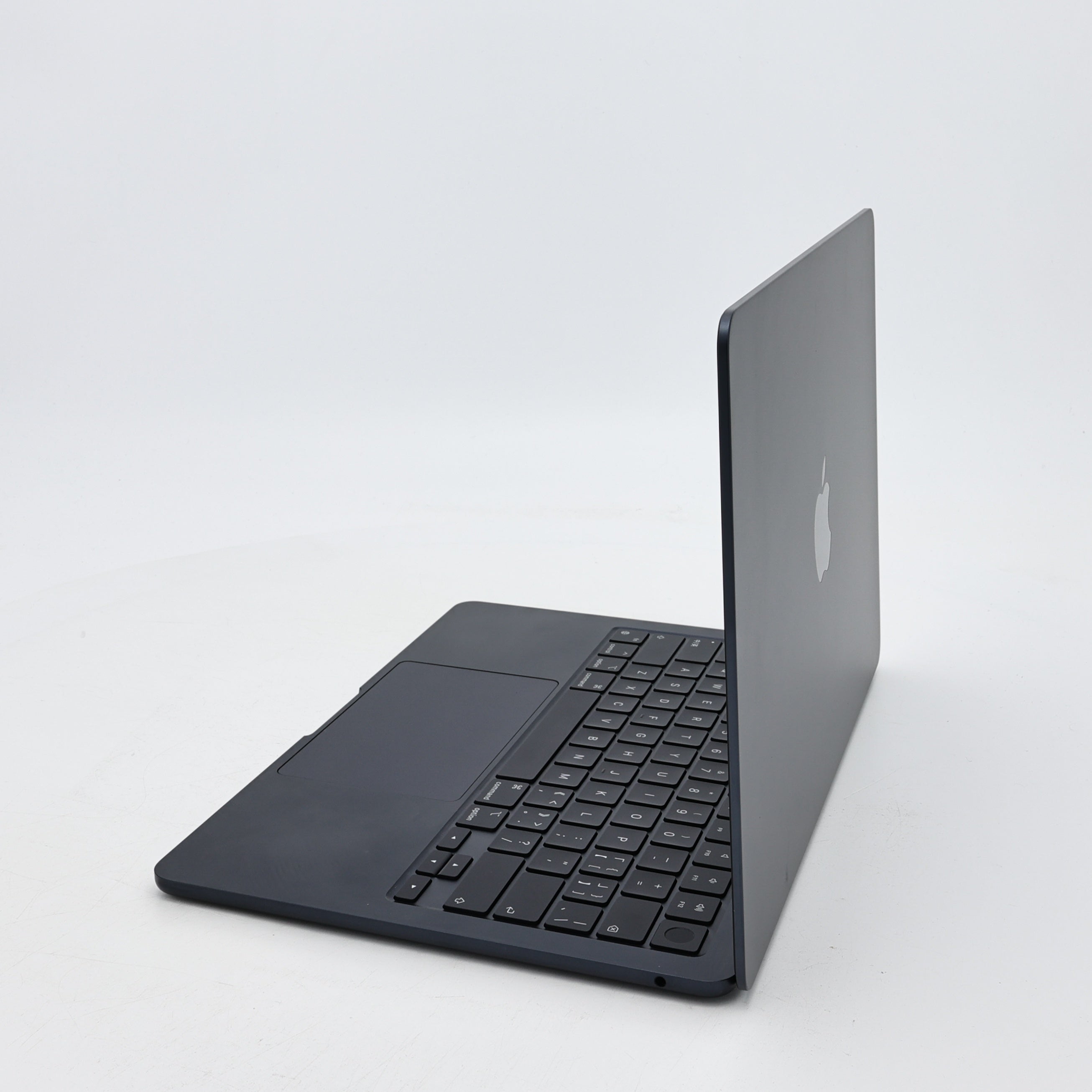 95新 Apple MacBook Air 22年 13寸 M2（8+8核） 8G RAM 256G SSD 午夜色