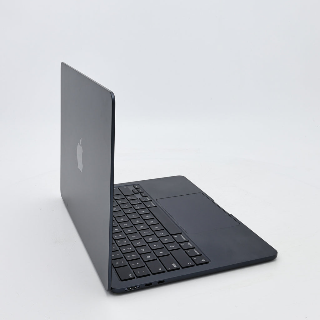 95新 Apple MacBook Air 22年 13寸 M2（8+8核） 8G RAM 256G SSD 午夜色