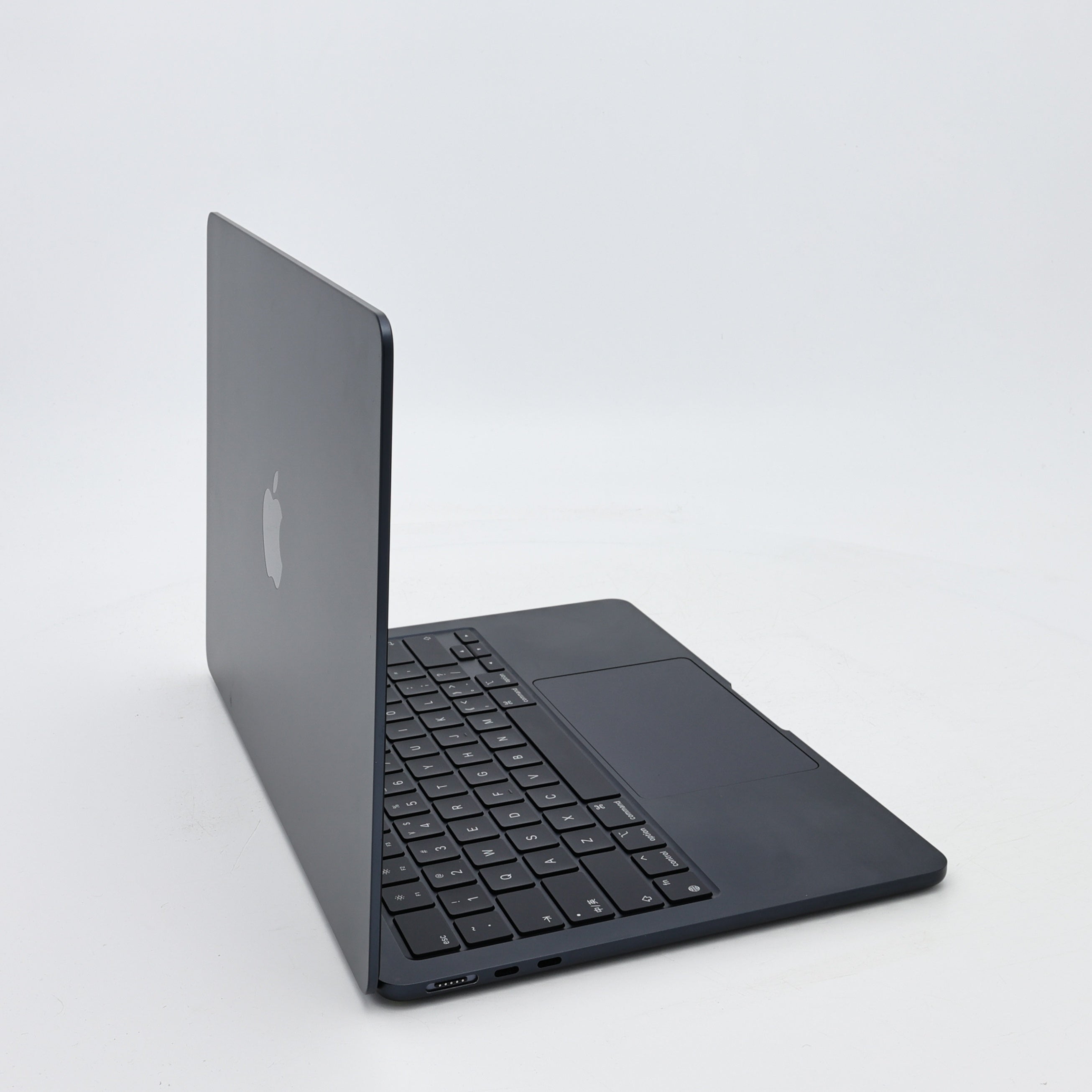 95新 Apple MacBook Air 22年 13寸 M2（8+8核） 8G RAM 256G SSD 午夜色