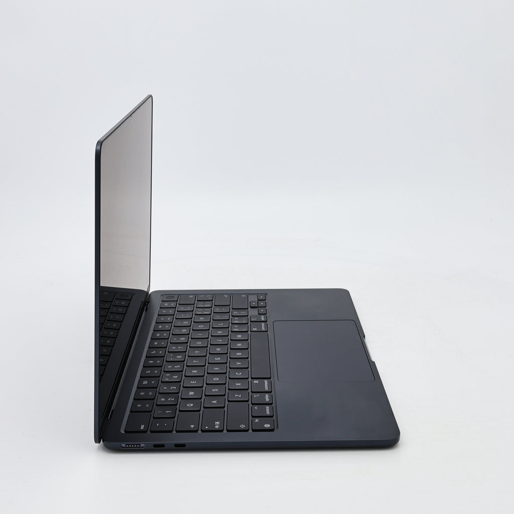 95新 Apple MacBook Air 22年 13寸 M2（8+8核） 8G RAM 256G SSD 午夜色