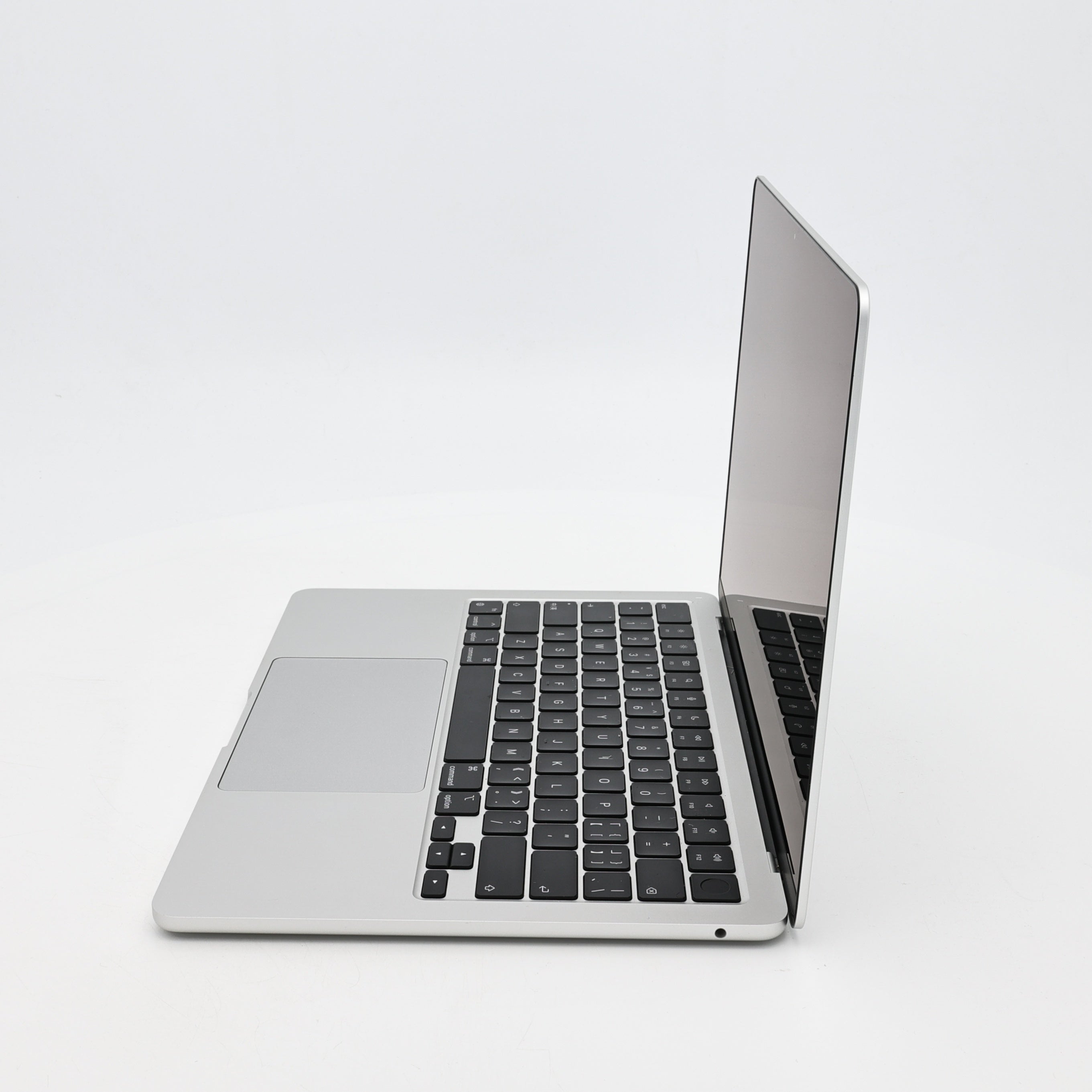 95新 Apple MacBook Air 22年 13寸 M2（8+8核） 8G RAM 256G SSD 銀色