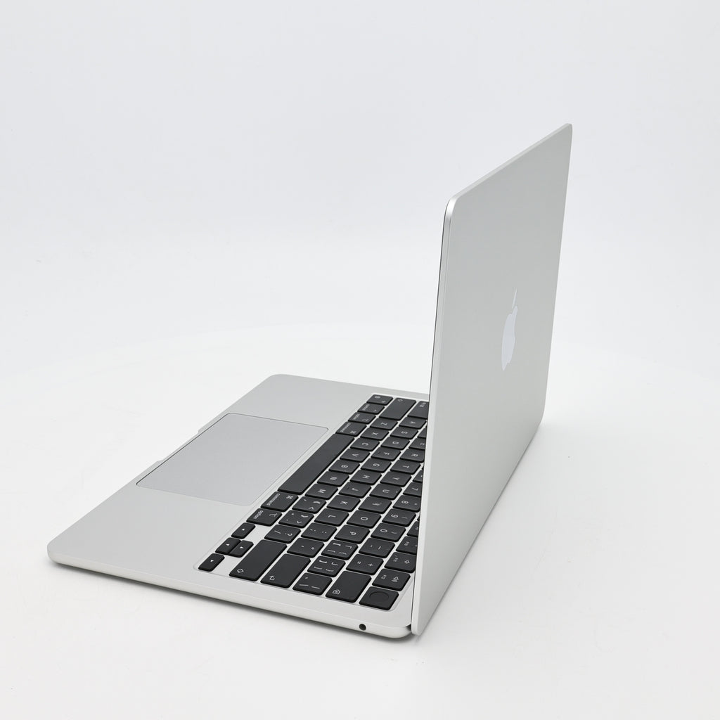 95新 Apple MacBook Air 22年 13寸 M2（8+8核） 8G RAM 256G SSD 銀色