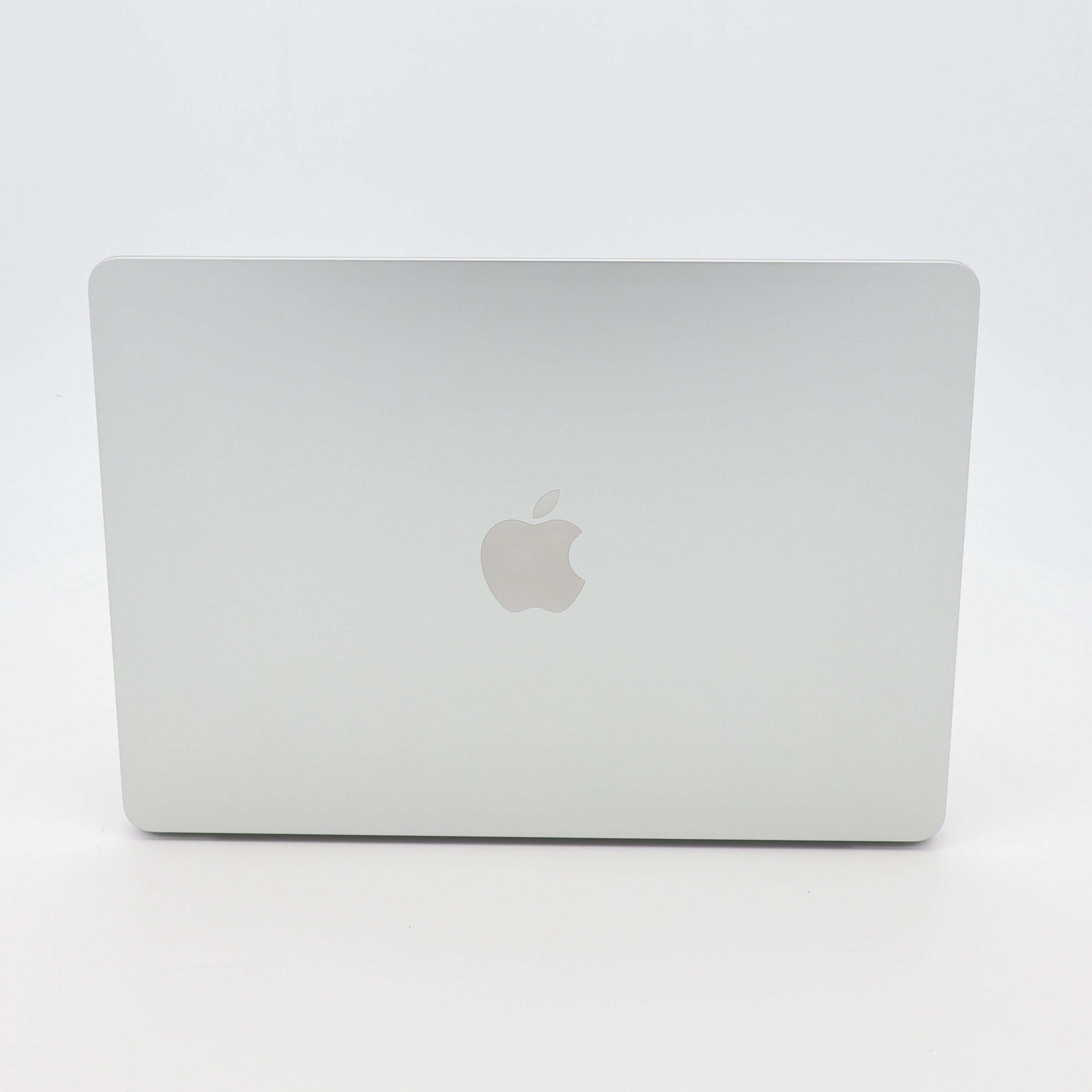 95新 Apple MacBook Air 22年 13寸 M2（8+8核） 8G RAM 256G SSD 銀色