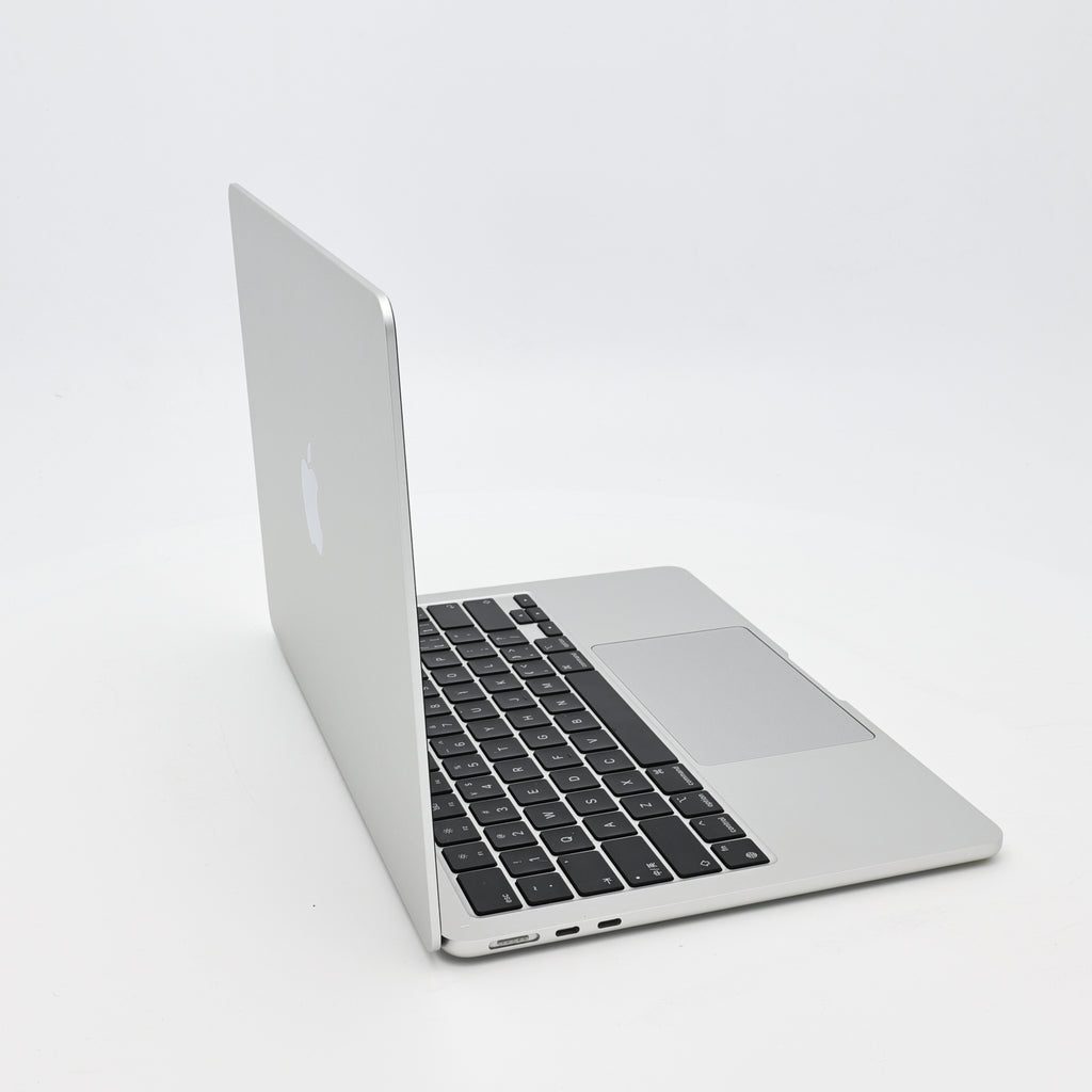 95新 Apple MacBook Air 22年 13寸 M2（8+8核） 8G RAM 256G SSD 銀色