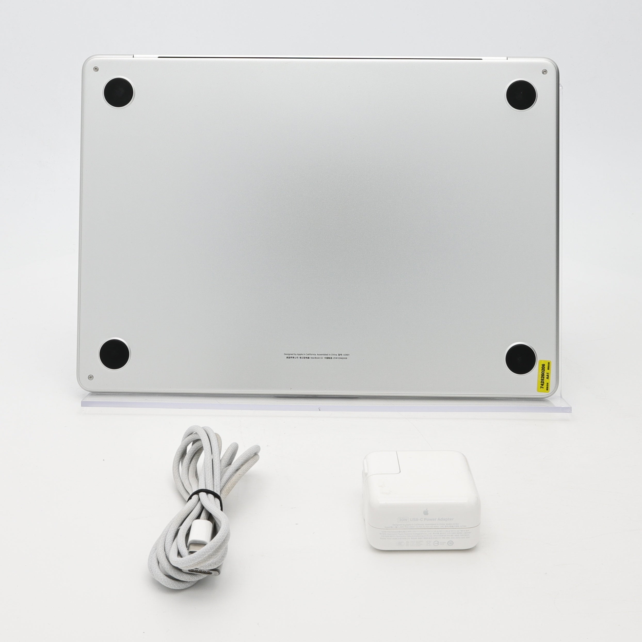 95新 Apple MacBook Air 22年 13寸 M2（8+8核） 8G RAM 256G SSD 銀色