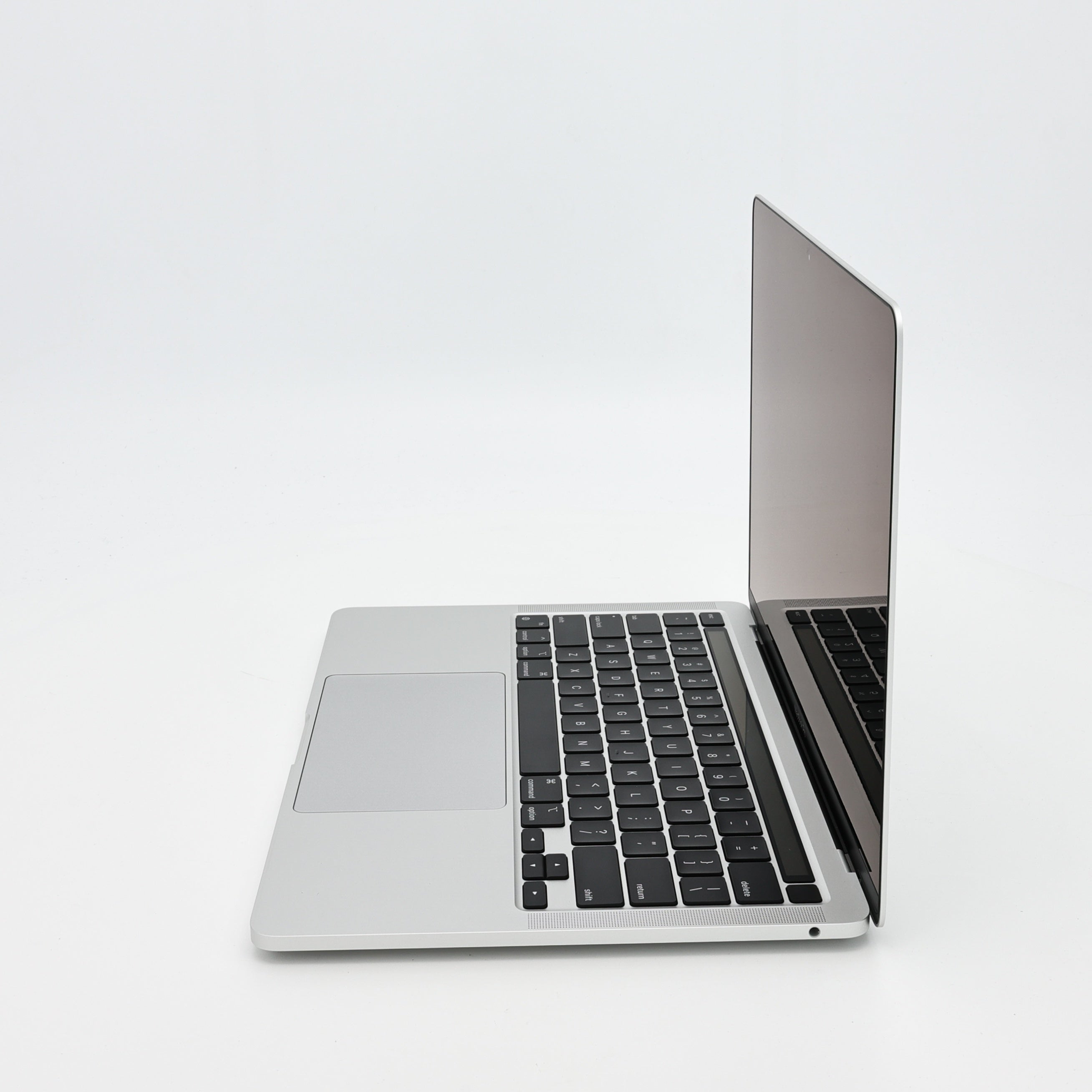 99新 Apple MacBook Pro 22年 13寸 M2（8+10核） 8G RAM 512G SSD 銀色