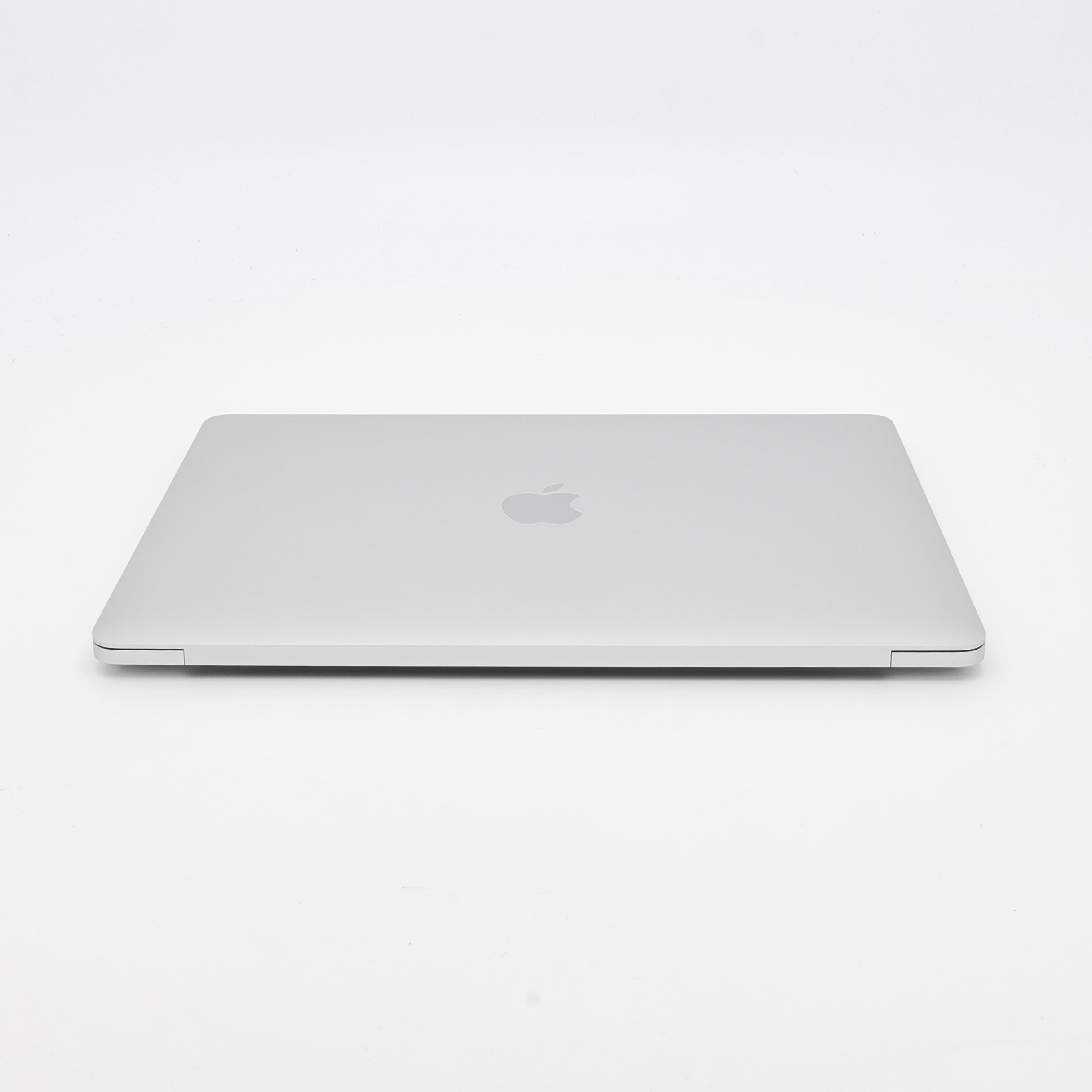 99新 Apple MacBook Pro 22年 13寸 M2（8+10核） 8G RAM 512G SSD 銀色