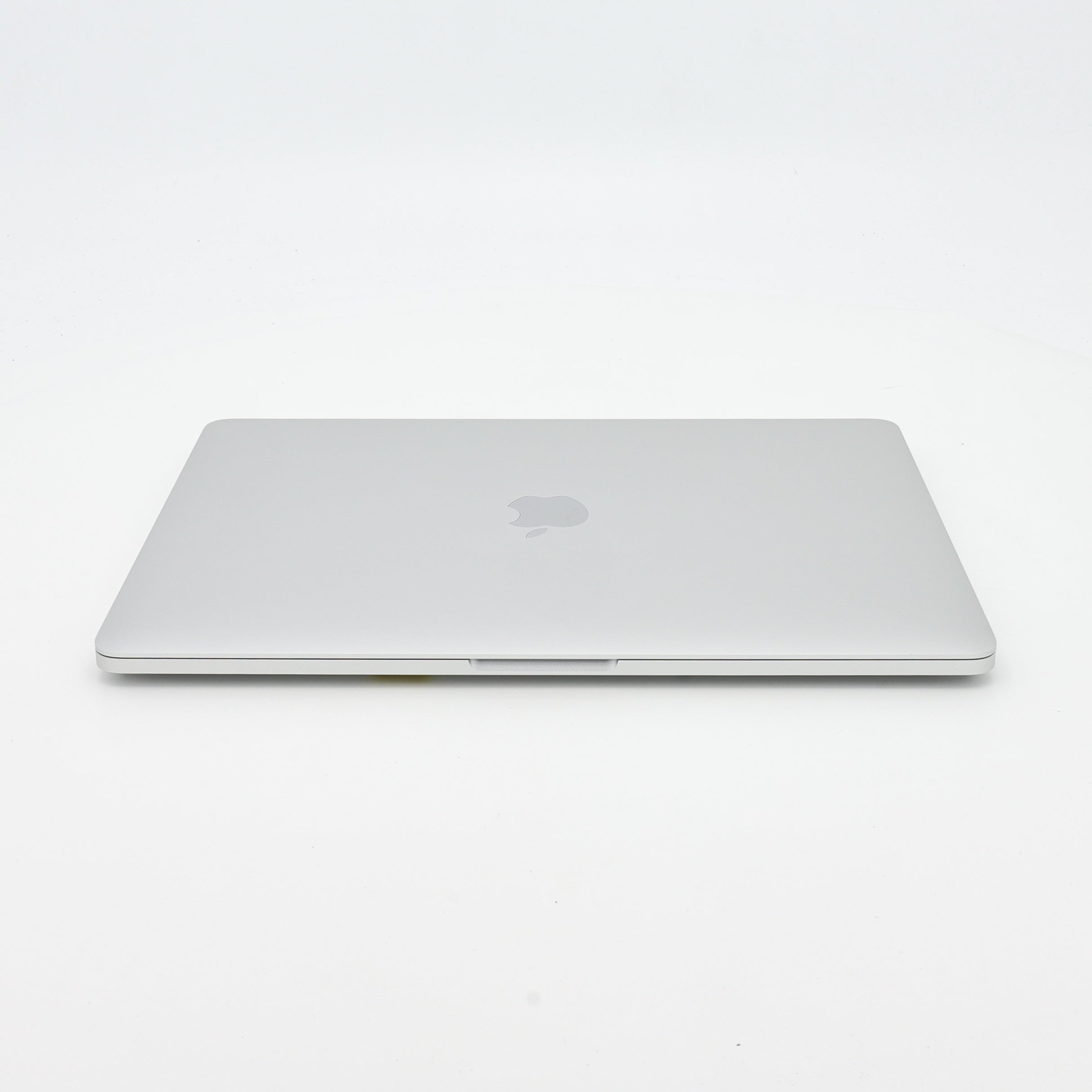 99新 Apple MacBook Pro 22年 13寸 M2（8+10核） 8G RAM 512G SSD 銀色