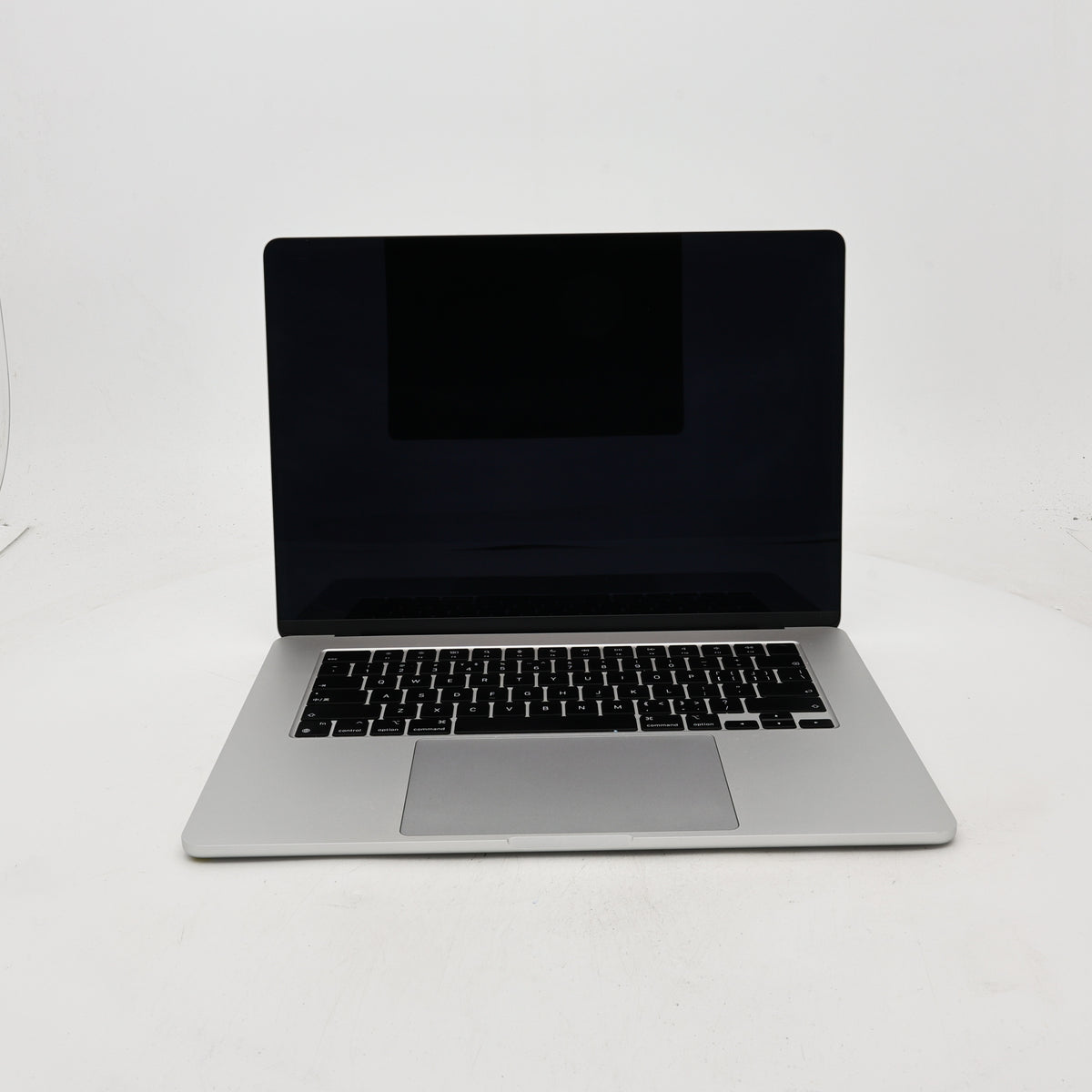 95新 Apple MacBook Air 24年 15寸 M3（8+10核） 8G RAM 256G SSD 銀色