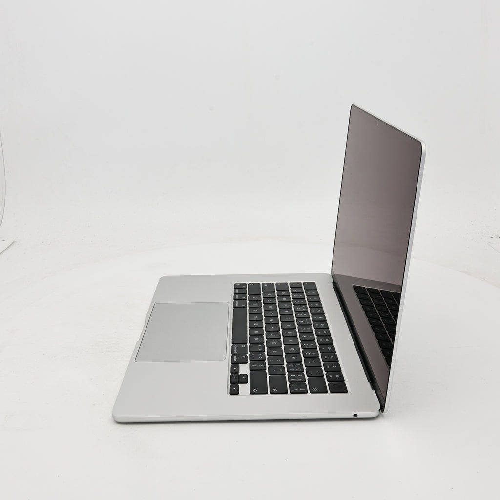 95新 Apple MacBook Air 24年 15寸 M3（8+10核） 8G RAM 256G SSD 銀色
