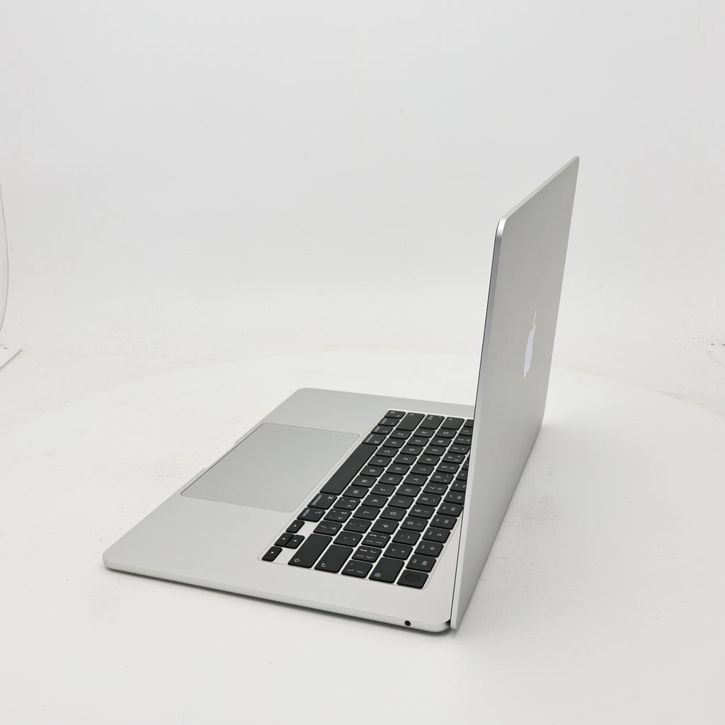 95新 Apple MacBook Air 24年 15寸 M3（8+10核） 8G RAM 256G SSD 銀色