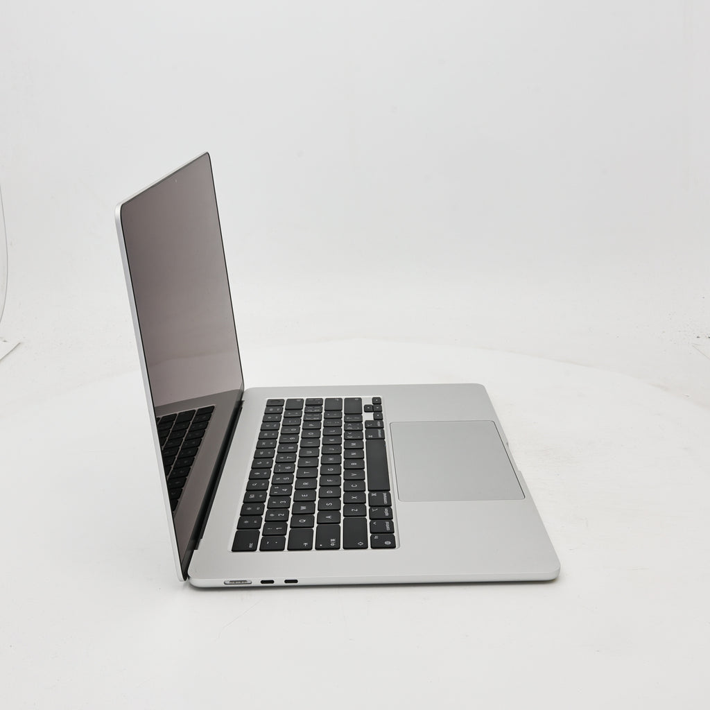 95新 Apple MacBook Air 24年 15寸 M3（8+10核） 8G RAM 256G SSD 銀色