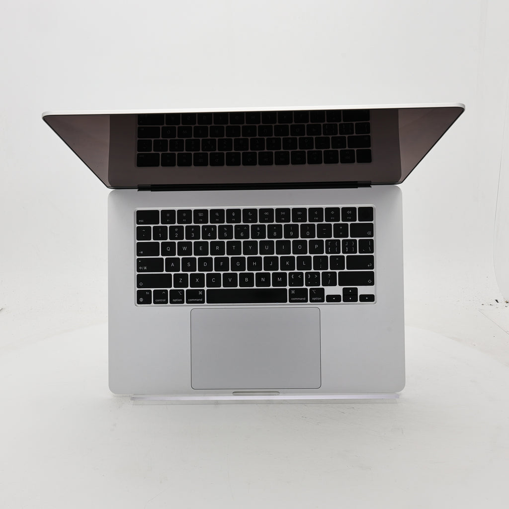 95新 Apple MacBook Air 24年 15寸 M3（8+10核） 8G RAM 256G SSD 銀色