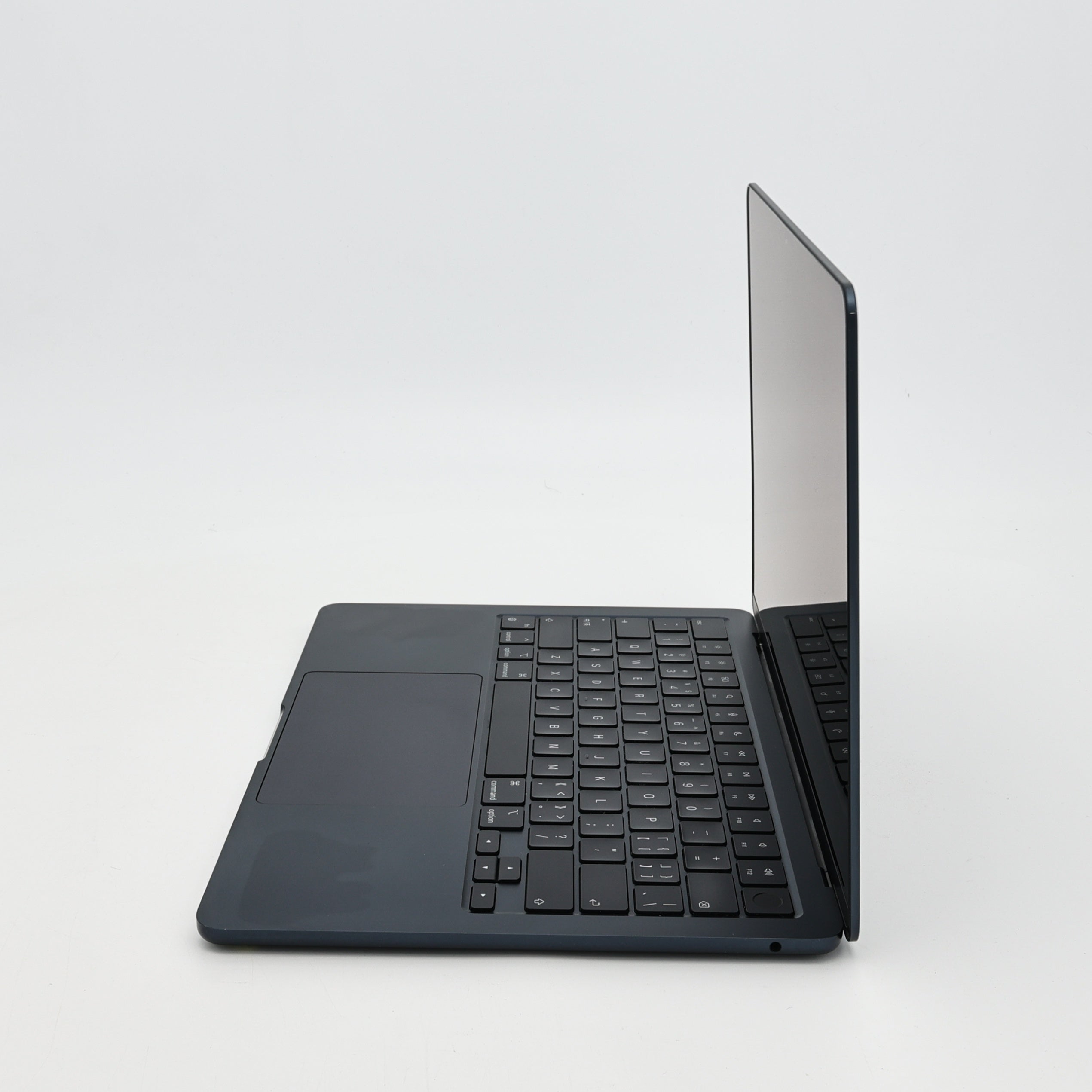 95新 Apple MacBook Air 24年 13寸 M3（8+8核） 8G RAM 256G SSD 午夜色