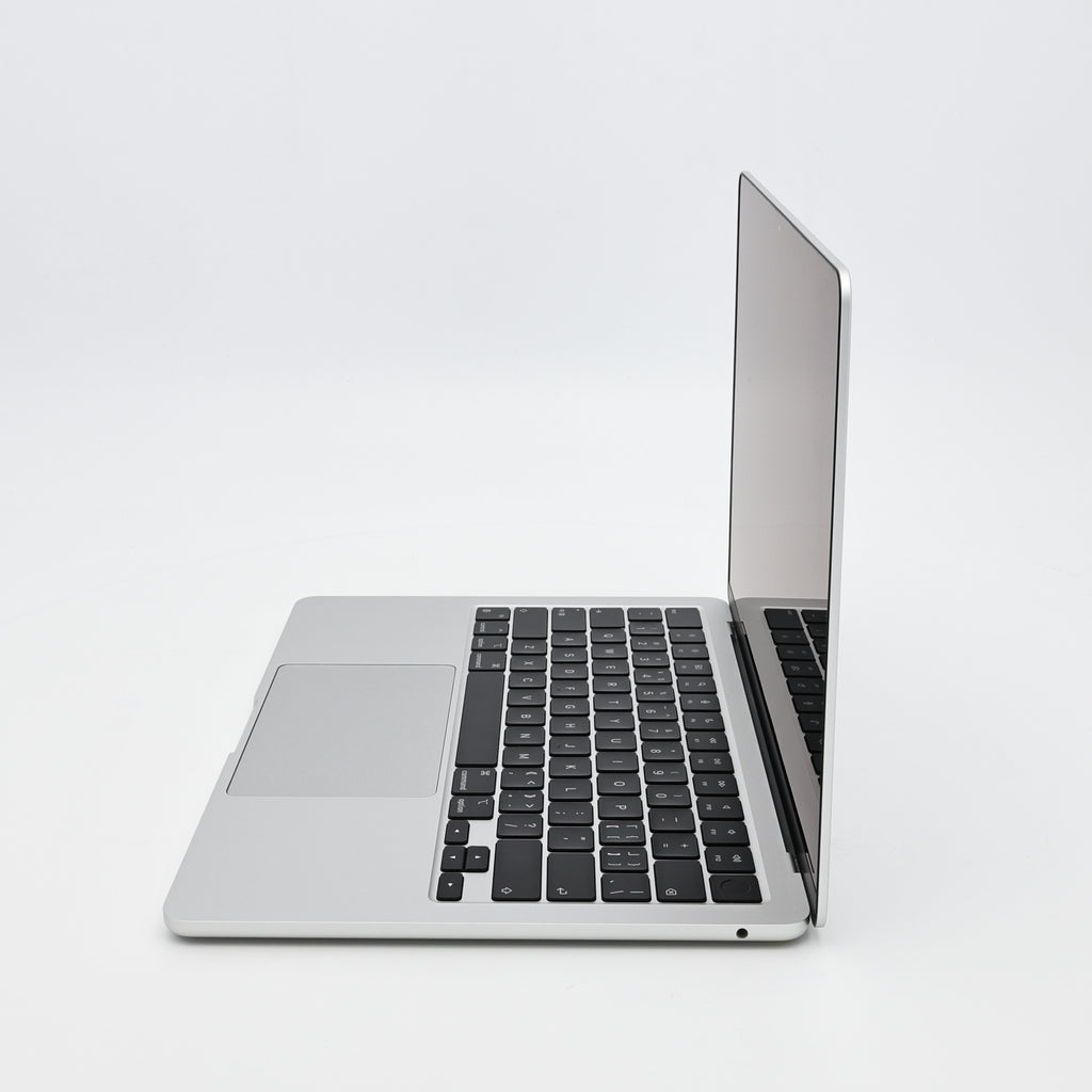 95新 Apple MacBook Air 24年 13寸 M3（8+8核） 8G RAM 256G SSD 銀色