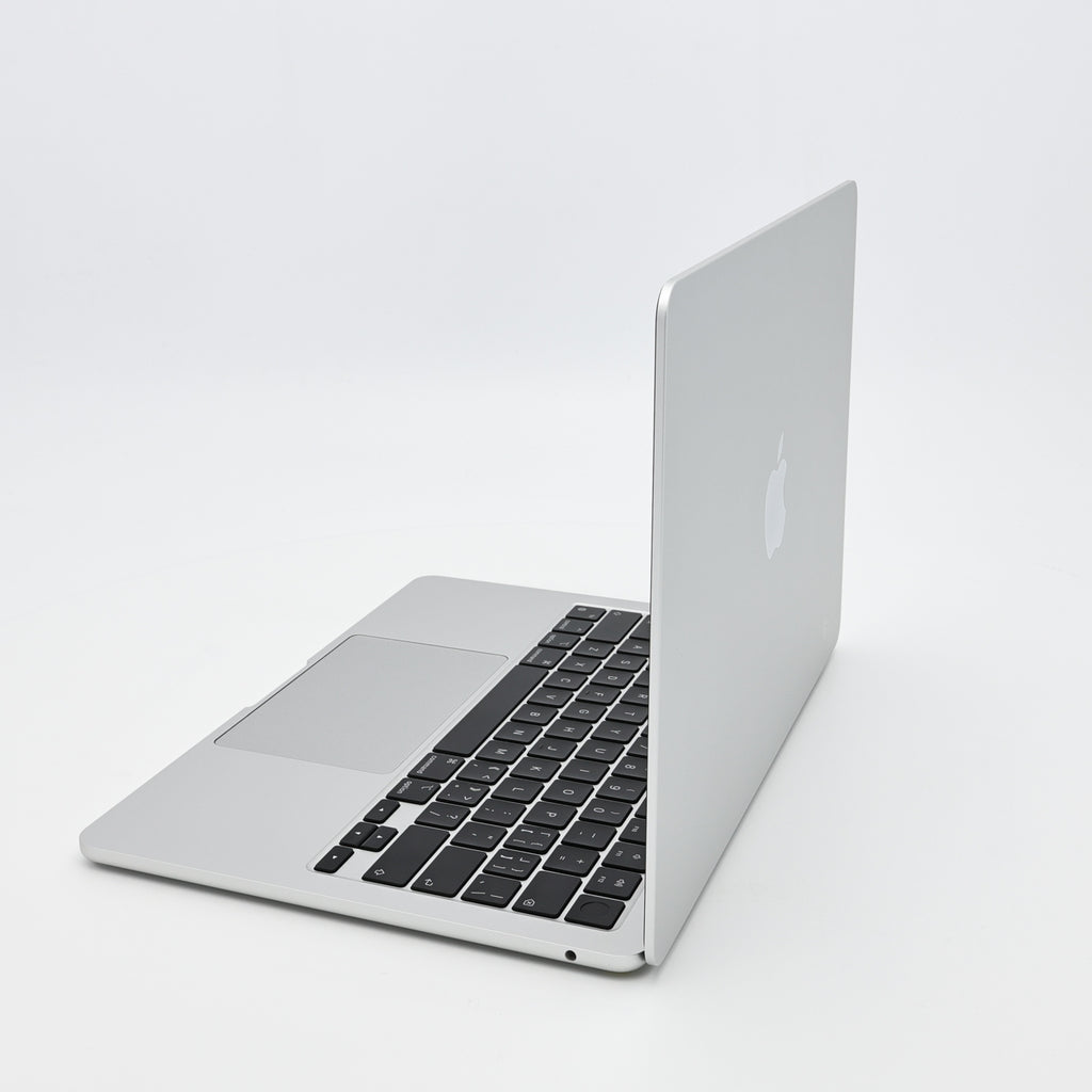 95新 Apple MacBook Air 24年 13寸 M3（8+8核） 8G RAM 256G SSD 銀色