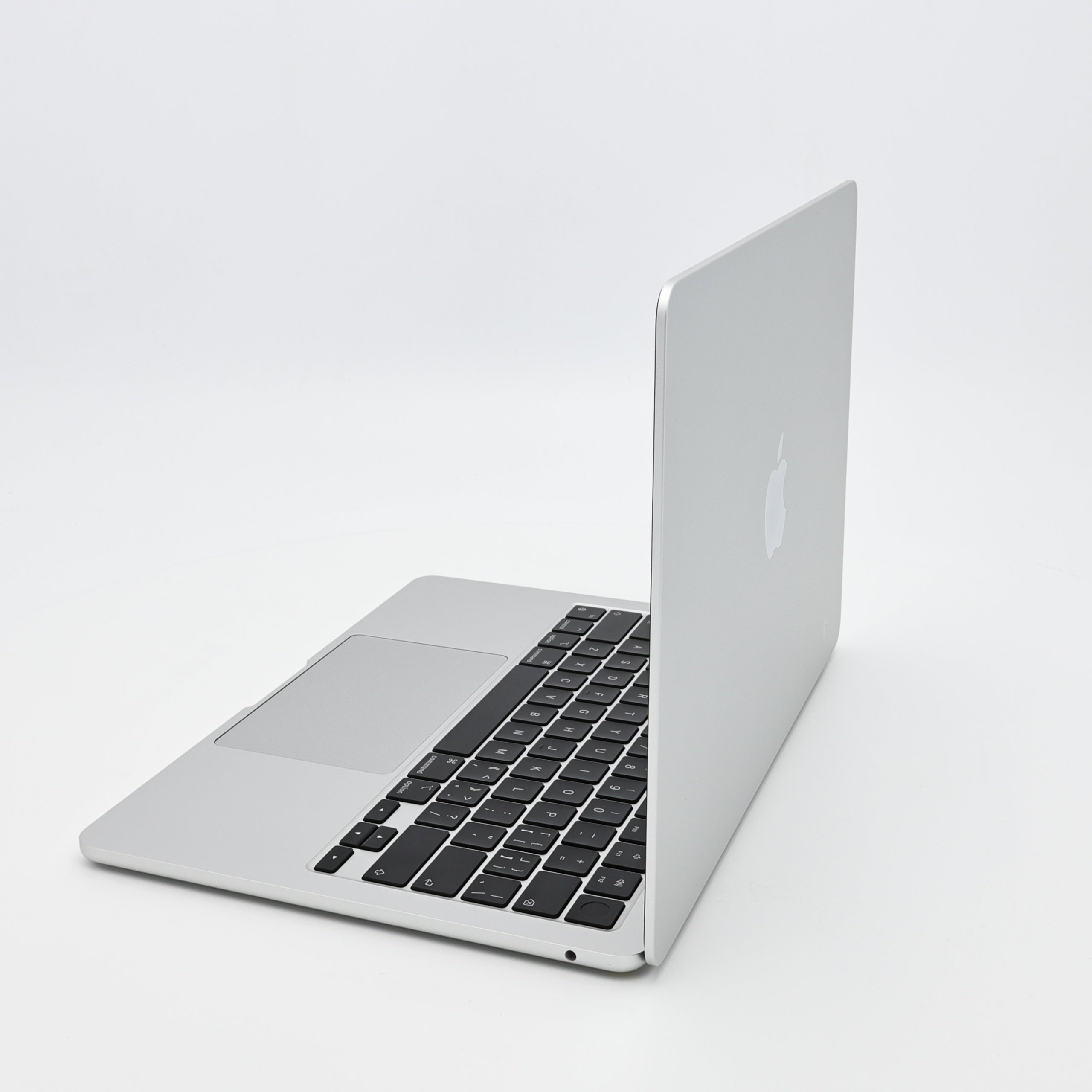 95新 Apple MacBook Air 24年 13寸 M3（8+8核） 8G RAM 256G SSD 銀色