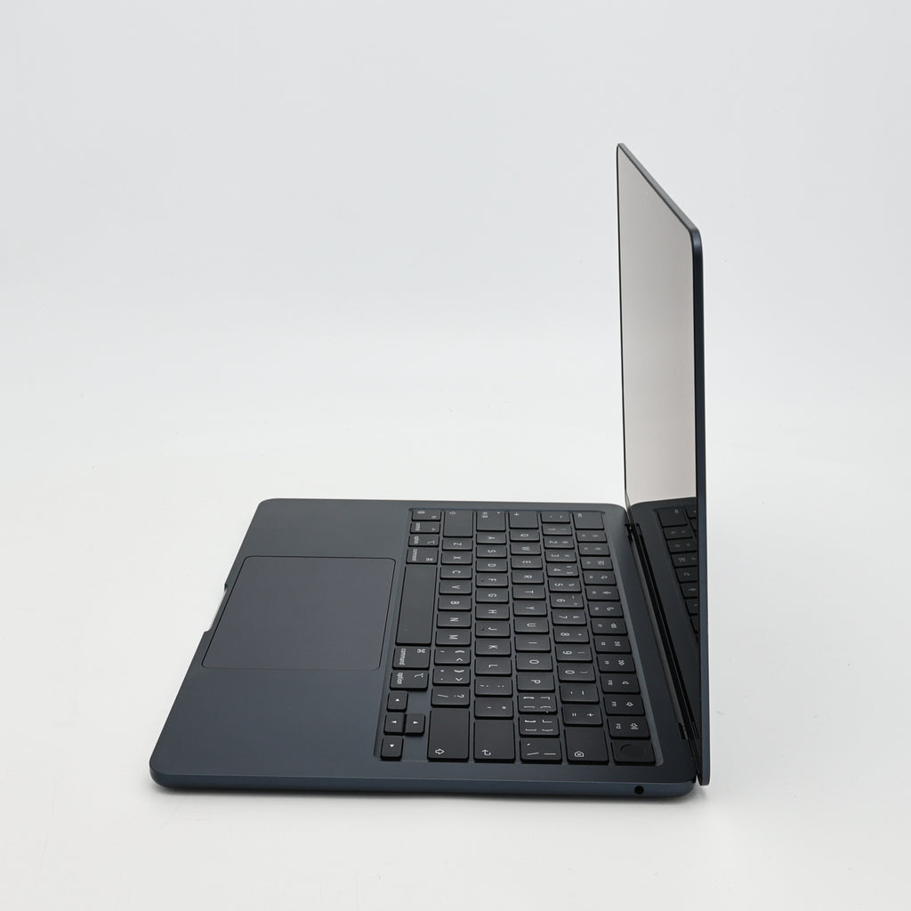 95新 Apple MacBook Air 24年 13寸 M3（8+8核） 8G RAM 256G SSD 午夜色