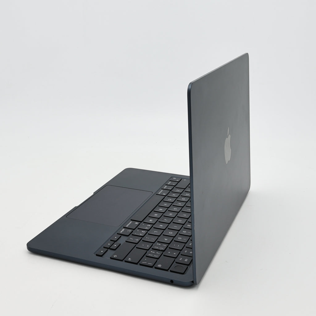 95新 Apple MacBook Air 24年 13寸 M3（8+8核） 8G RAM 256G SSD 午夜色
