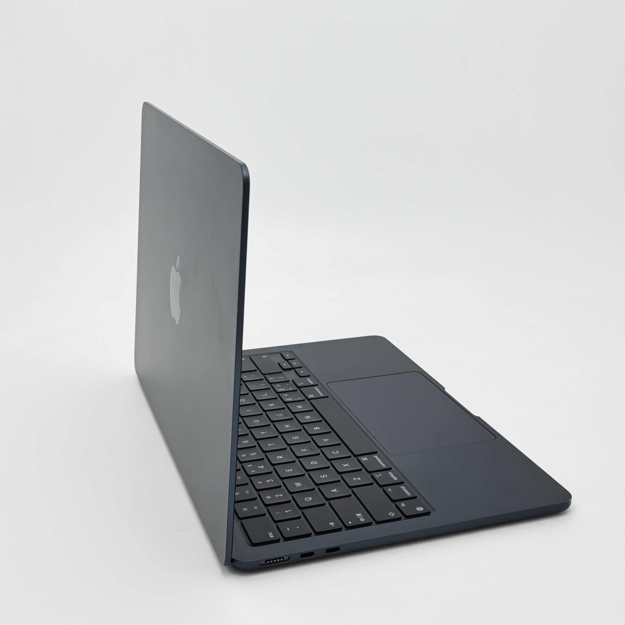 95新 Apple MacBook Air 24年 13寸 M3（8+8核） 8G RAM 256G SSD 午夜色