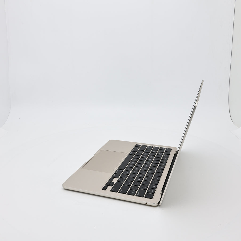 95新 Apple MacBook Air 22年 13寸 M2（8+8核） 8G RAM 256G SSD 星光色