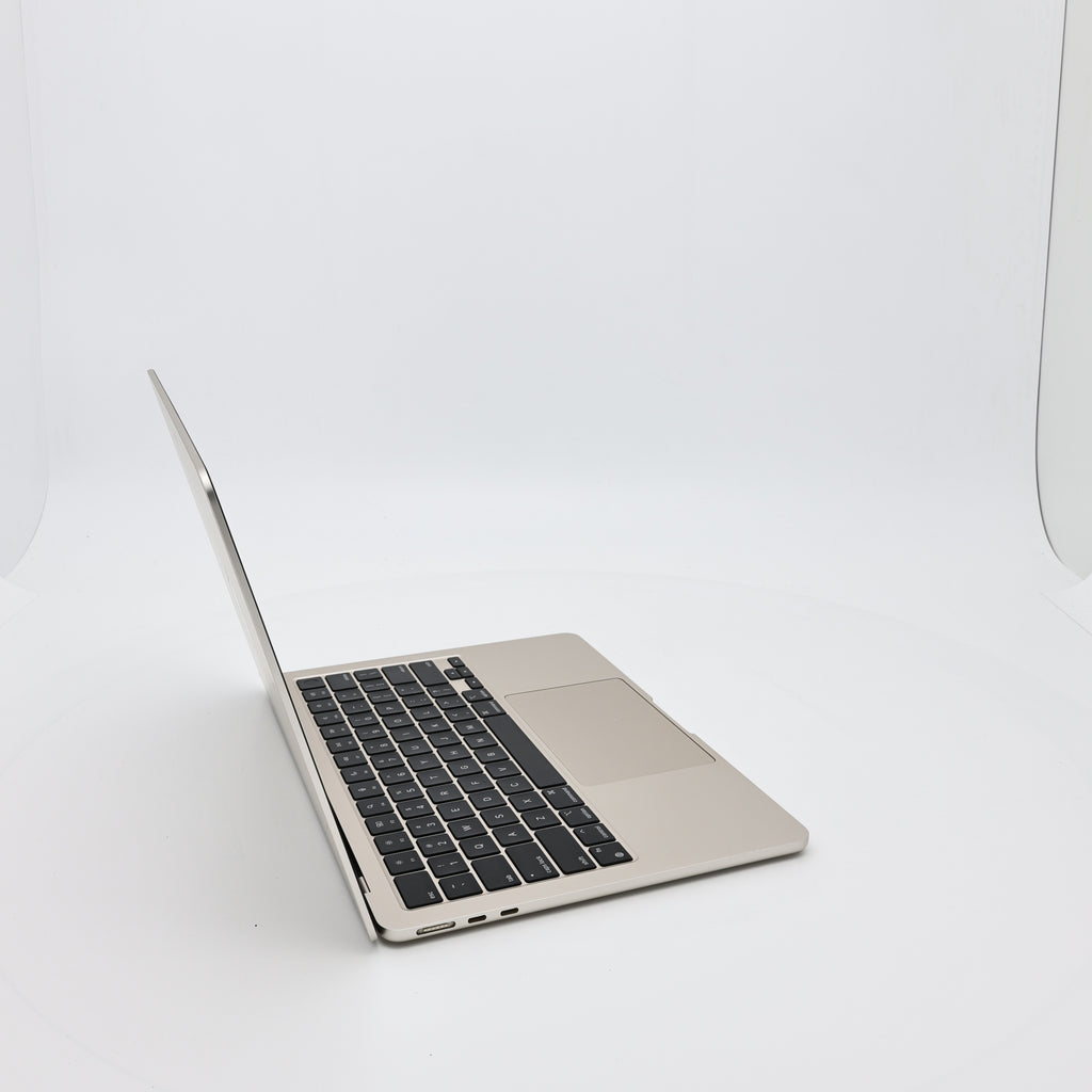 95新 Apple MacBook Air 22年 13寸 M2（8+8核） 8G RAM 256G SSD 星光色