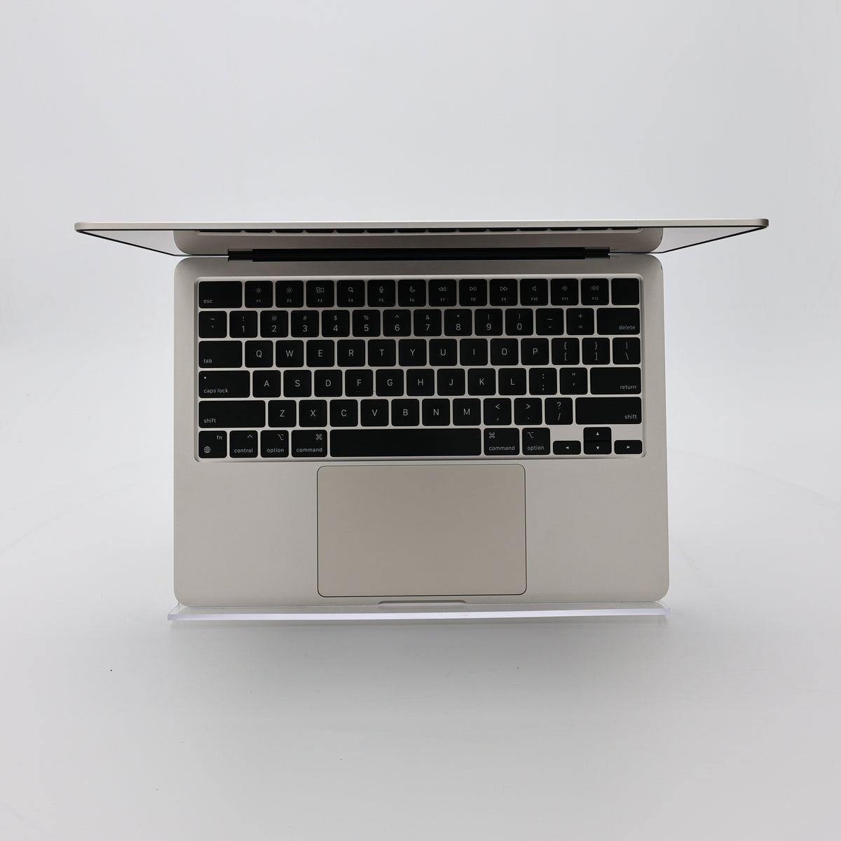 95新 Apple MacBook Air 22年 13寸 M2（8+8核） 8G RAM 256G SSD 星光色