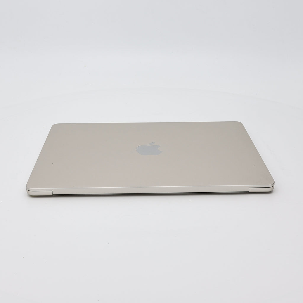 95新 Apple MacBook Air 22年 13寸 M2（8+8核） 8G RAM 256G SSD 星光色