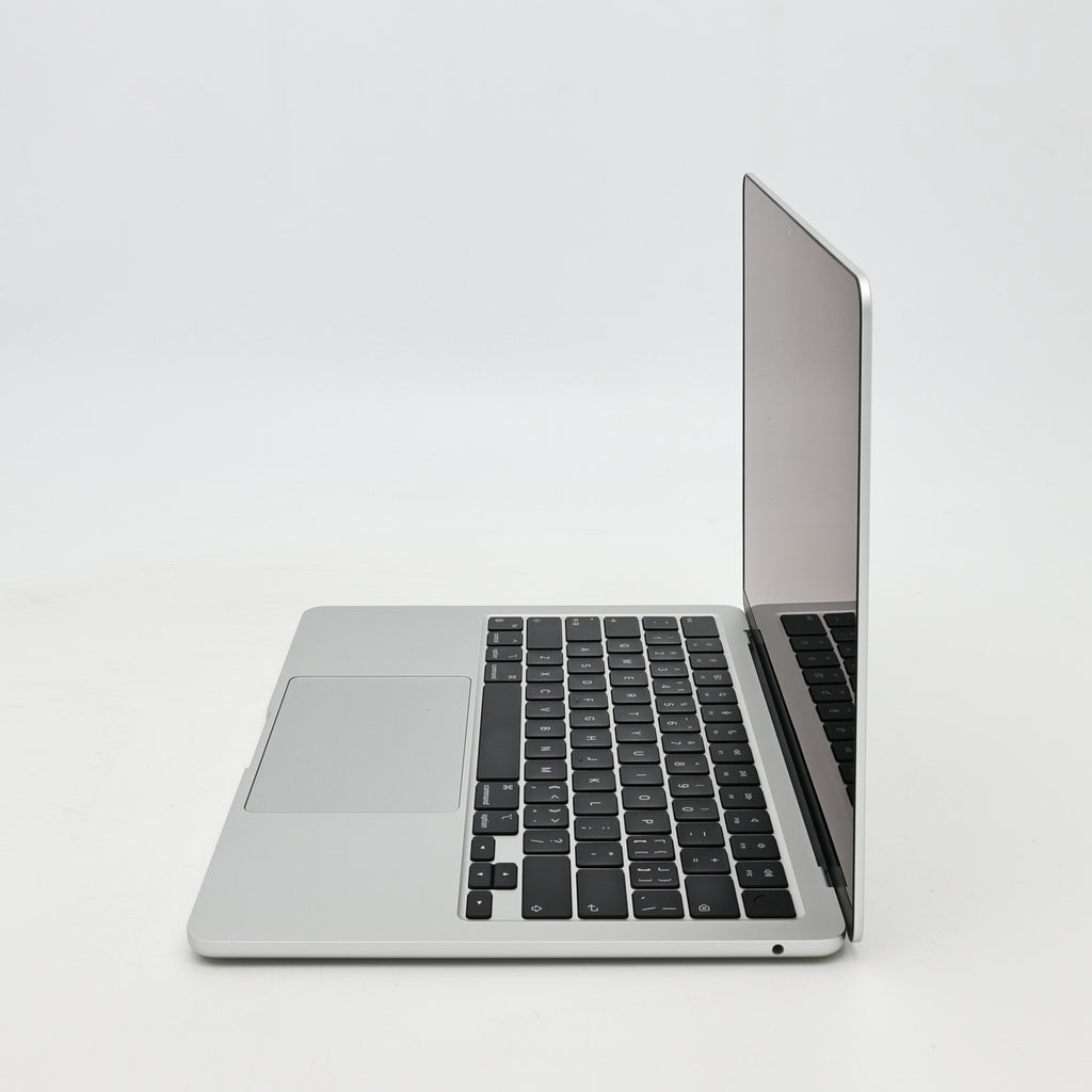 95新 Apple MacBook Air 24年 13寸 M3（8+8核） 8G RAM 256G SSD 銀色