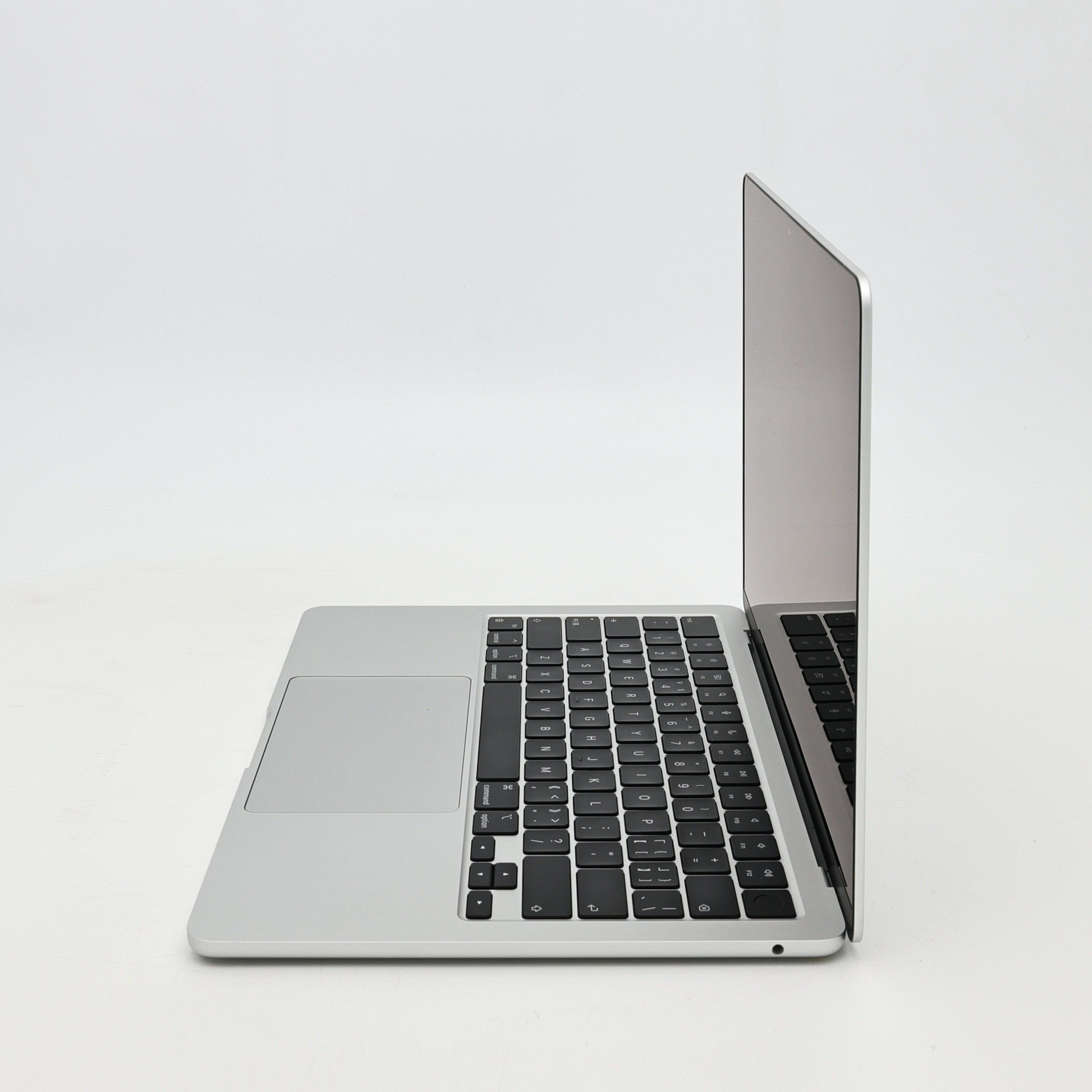 95新 Apple MacBook Air 24年 13寸 M3（8+8核） 8G RAM 256G SSD 銀色